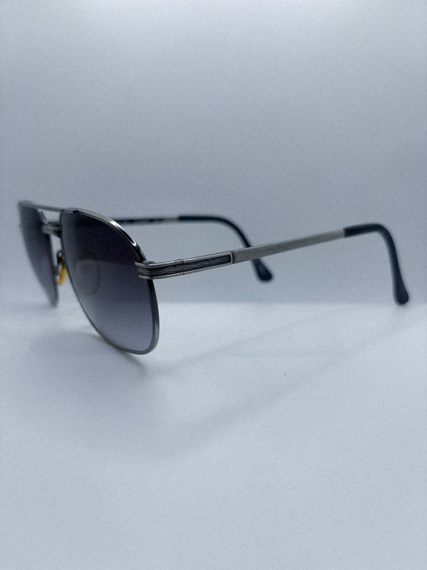 “Silver Screen Fade” 1980s Humphrey Bogart Aviator Sunglasses