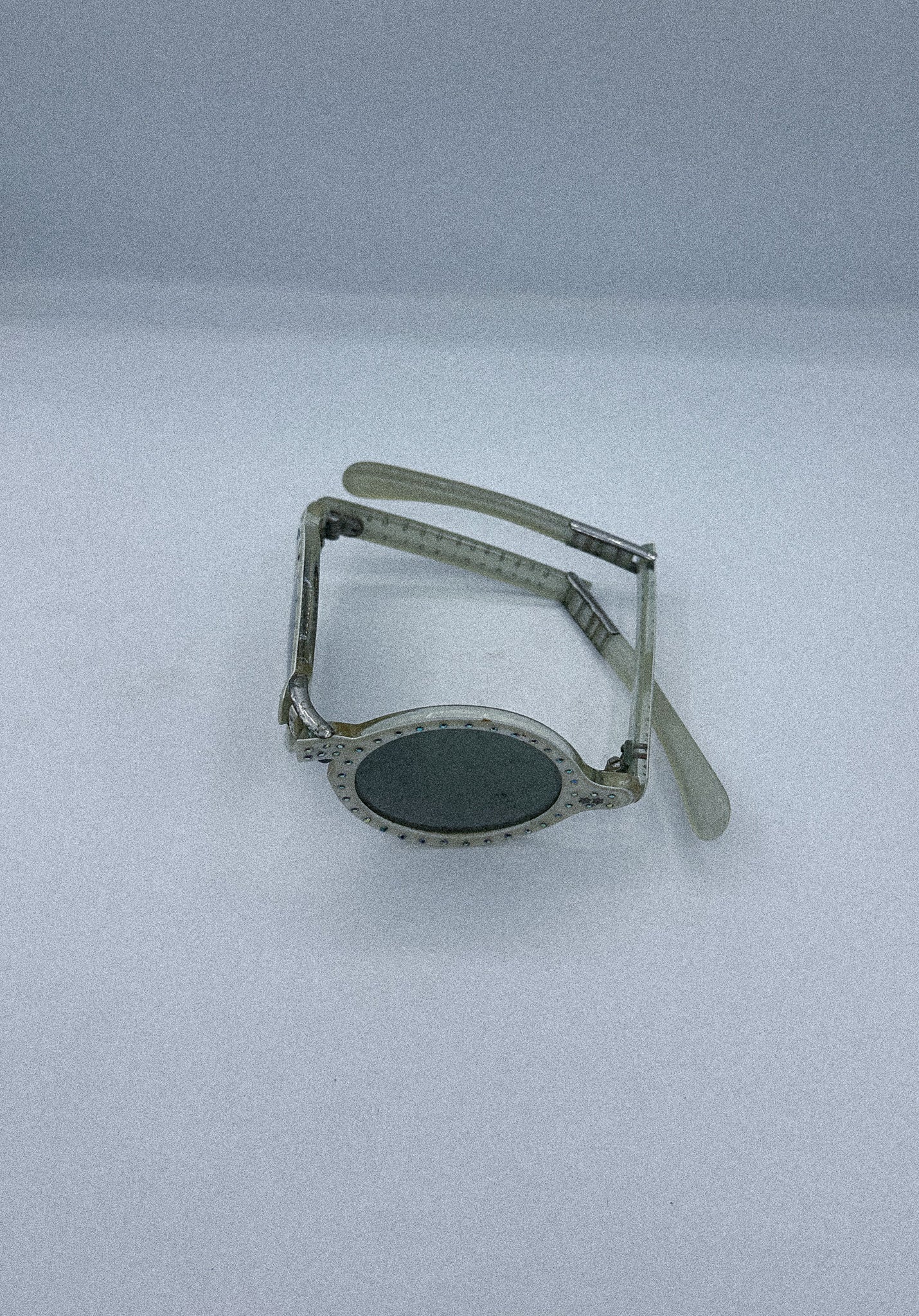 All That Shines 1960s Folding Sunglasses in closing