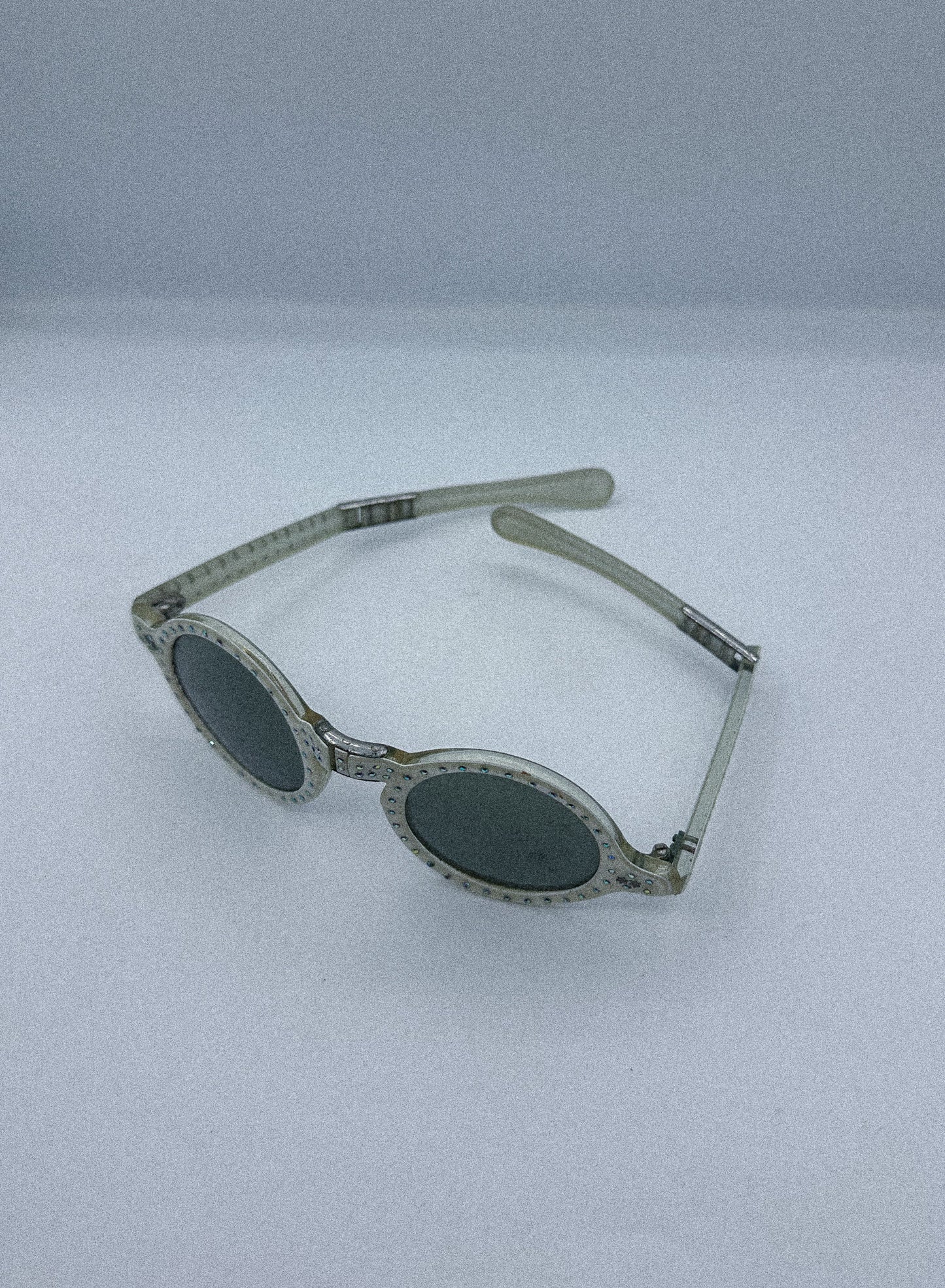 All That Shines 1960s Folding Sunglasses in closing 2