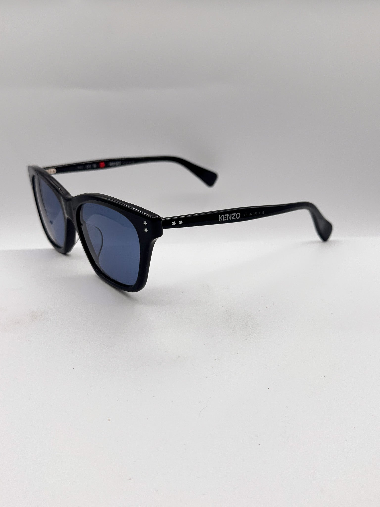 Black n Blue 2000s, left side