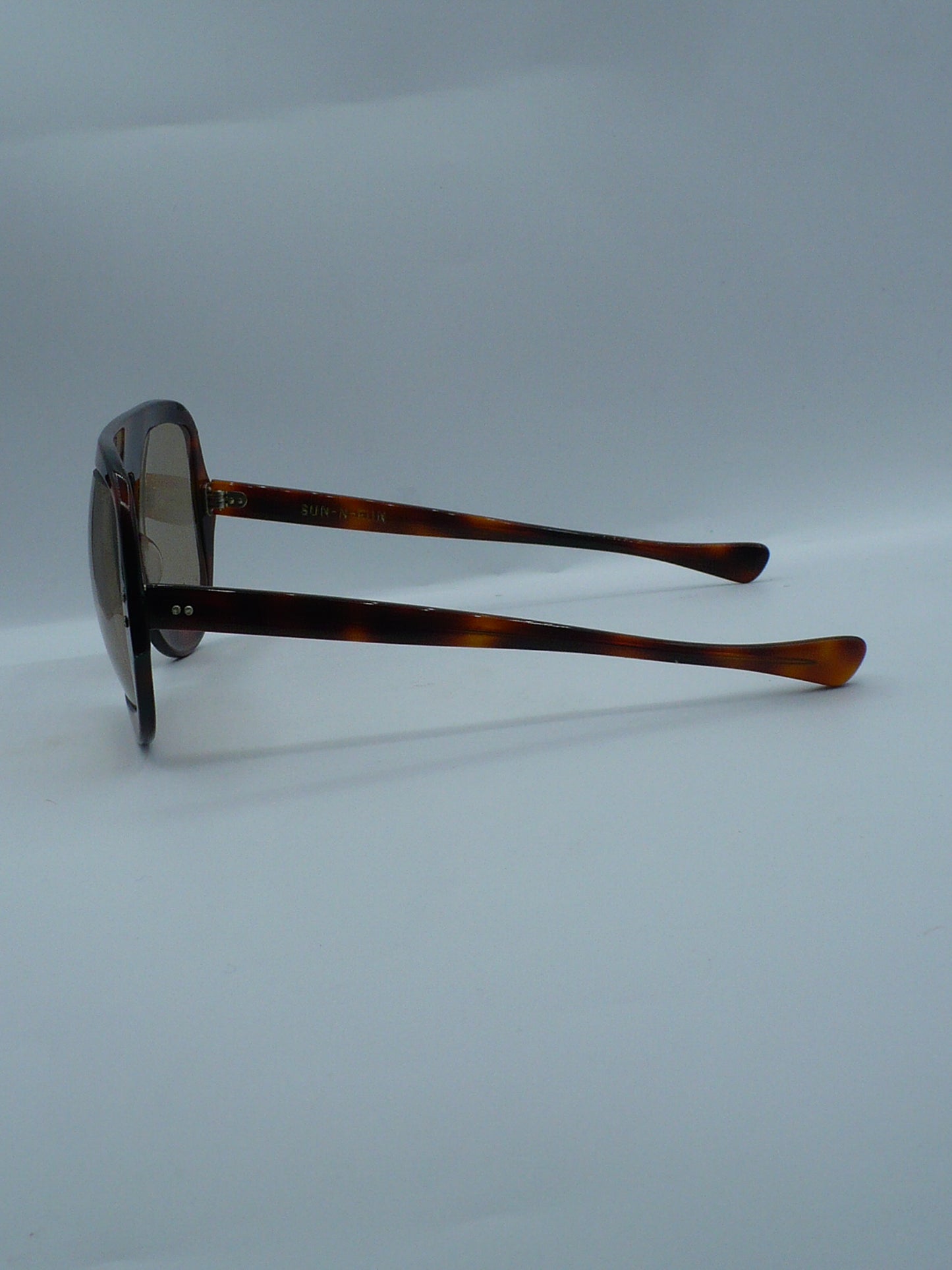 Far Out 1960s Sun n Fun Sunglasses left side