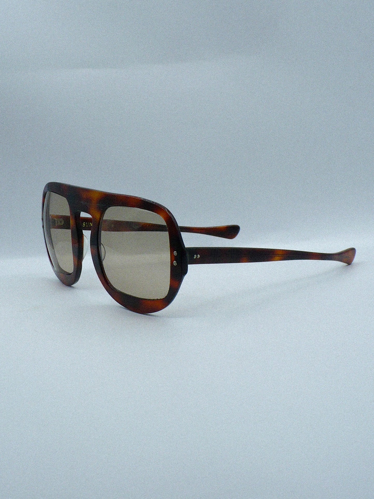 Far Out 1960s Sun n Fun Sunglasses right side