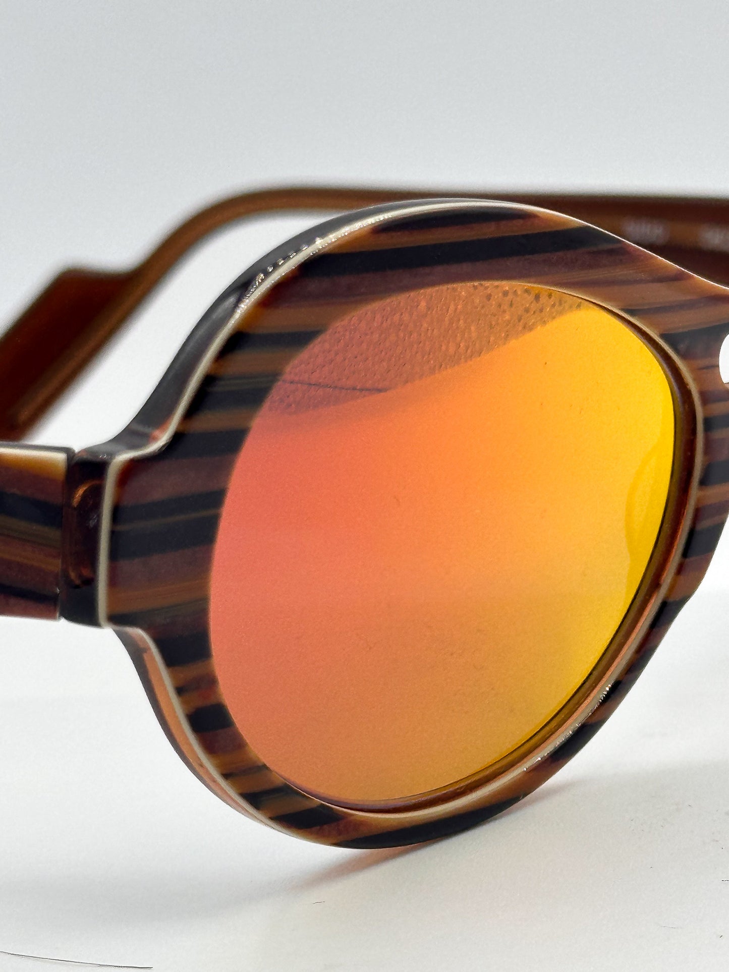 Hybrid Baby 1990s Anne et Valentin vintage sunglasses, zoom in side