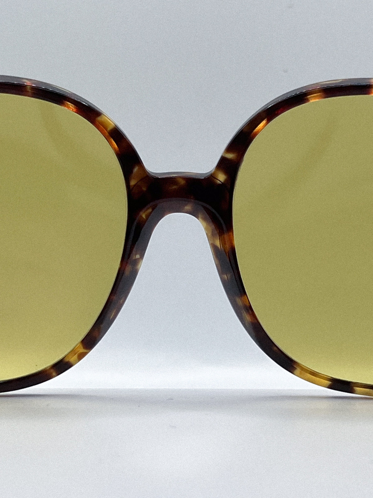 1980s Lion In The Sun Sunglasses | Archive 0538