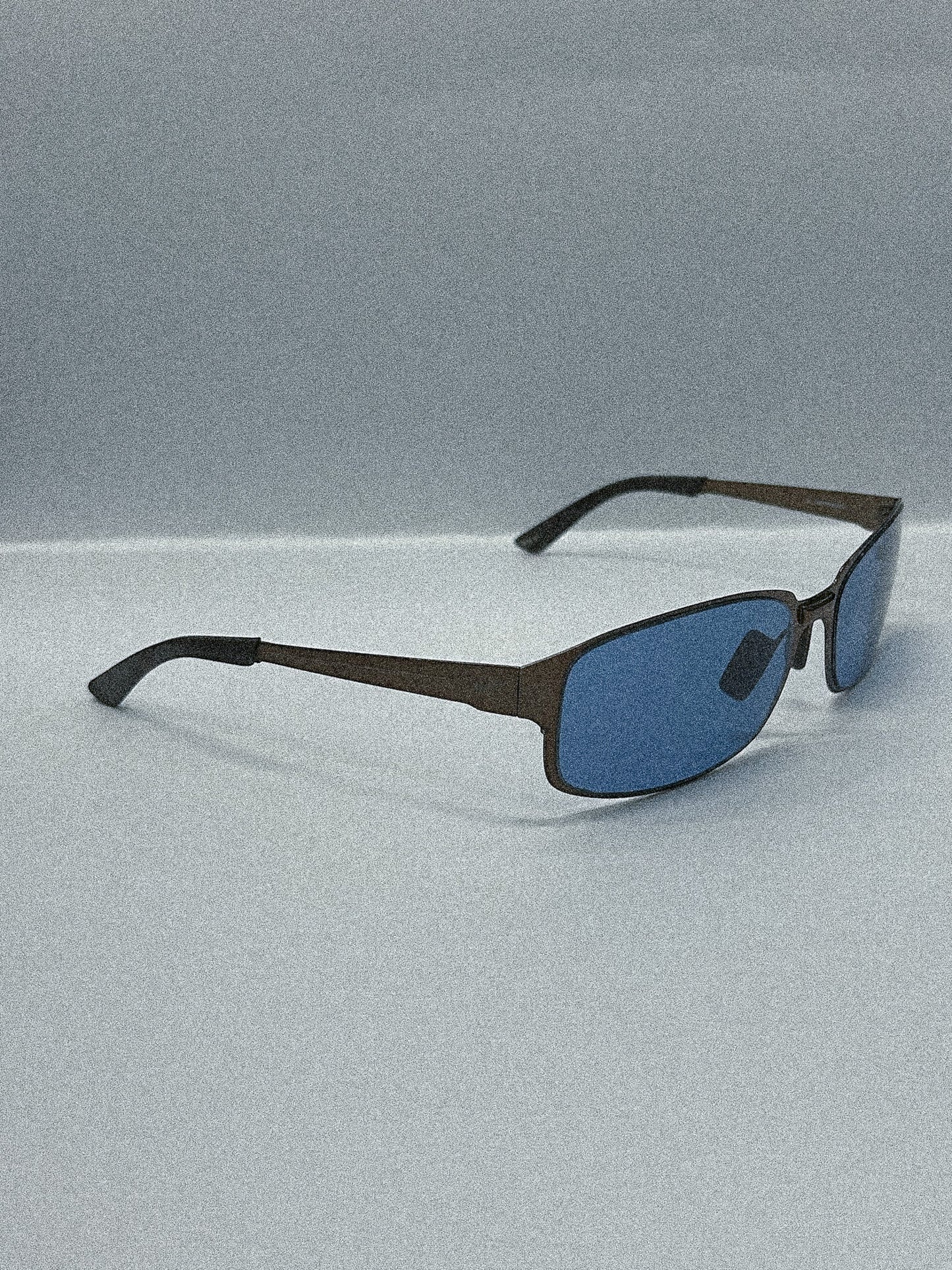 "Pacific Blue" 1990s Maui Jim Refined