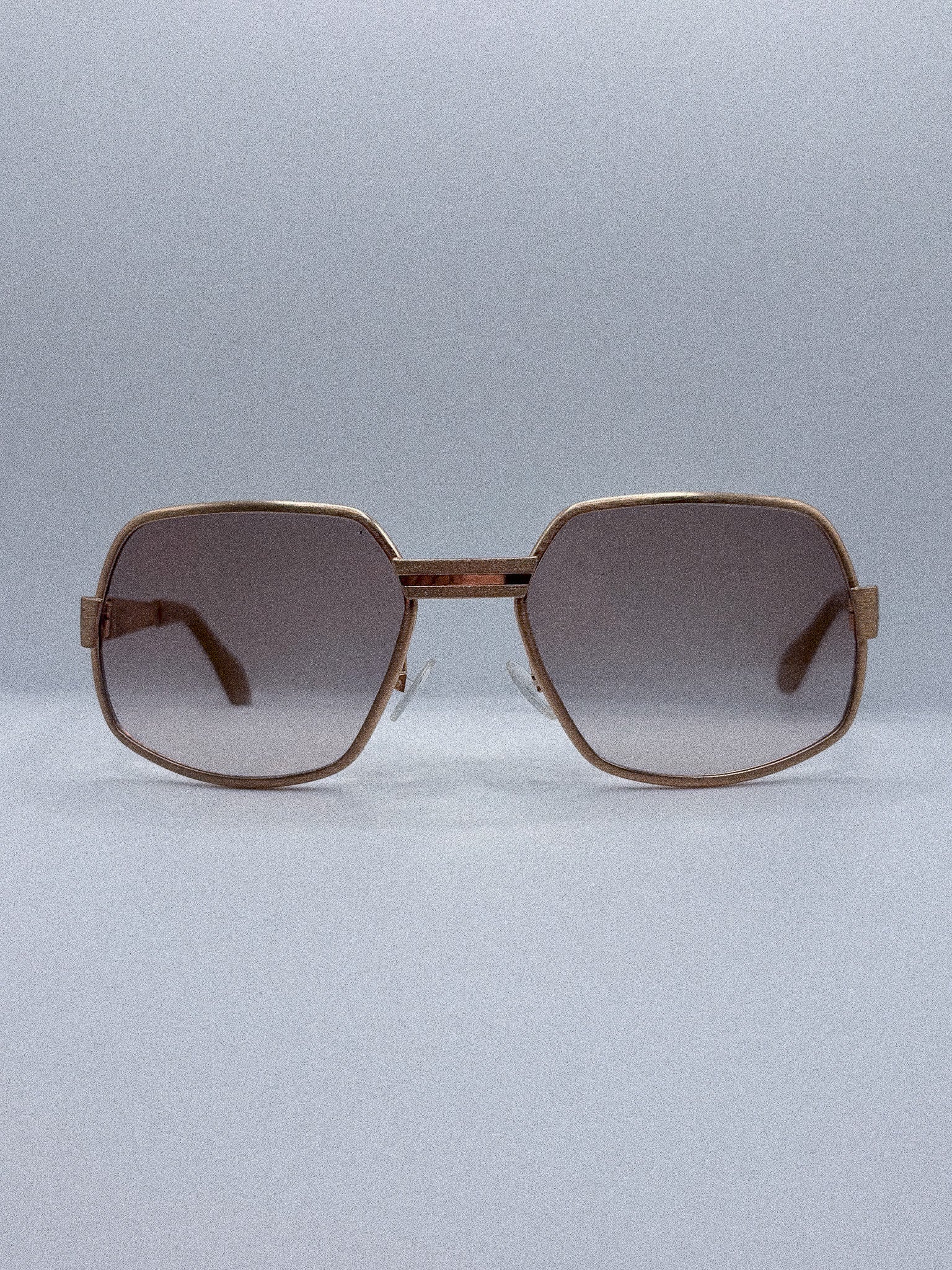 Chestnut Lens