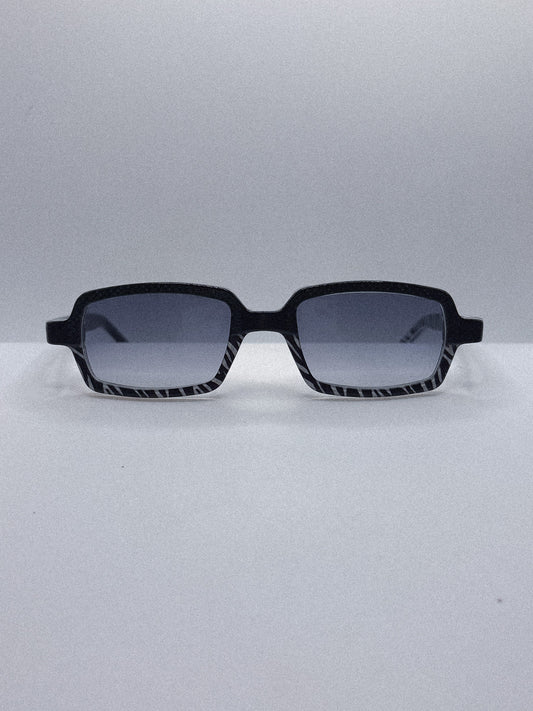 "Sapphire Tone" 1990s Nero Sunglasses