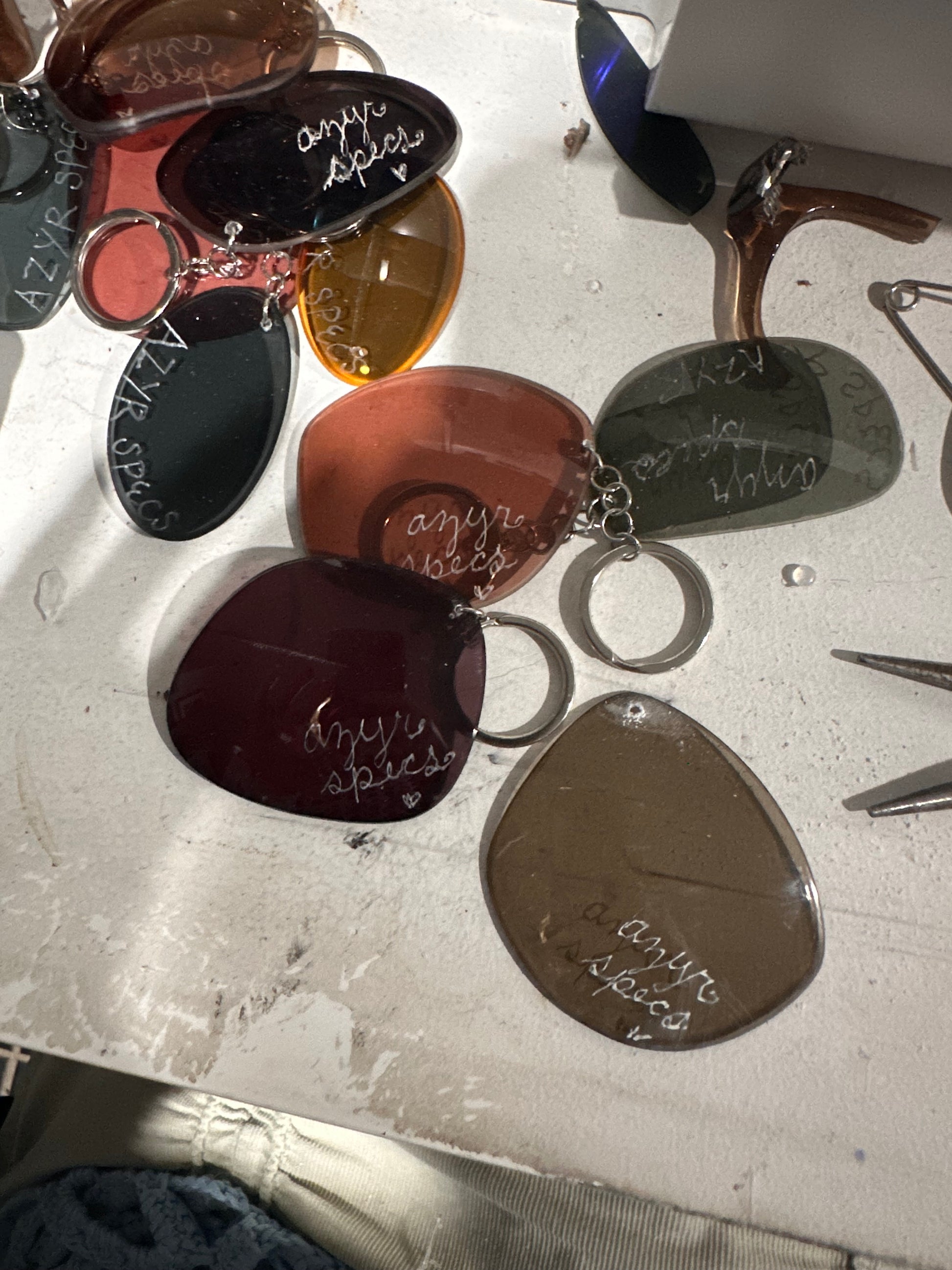 Keychain AZYR Specs, a number of