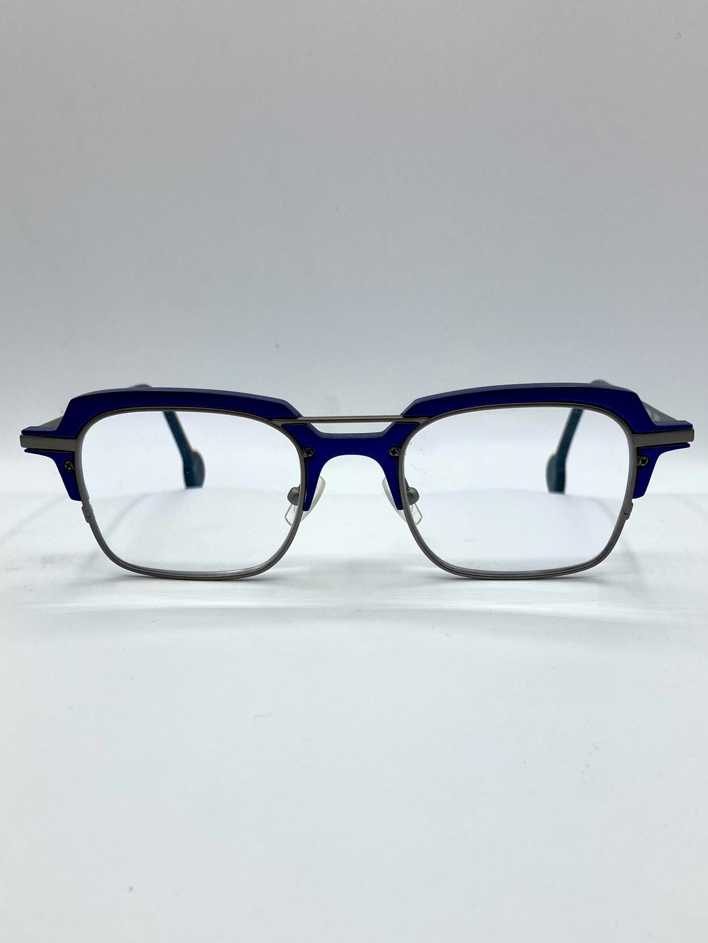 L.A. EYEWORKS ONE PAIR CORGI