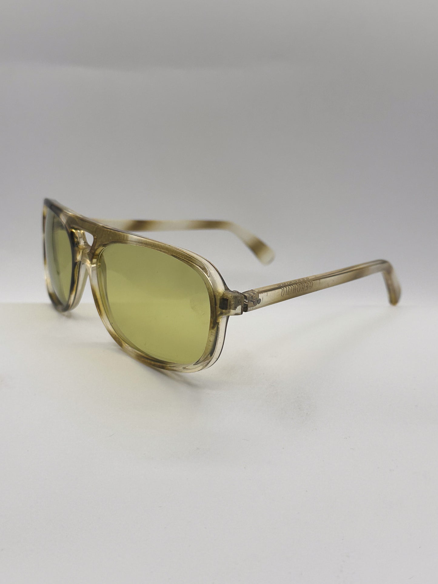 Olive Martini 980s, brand title