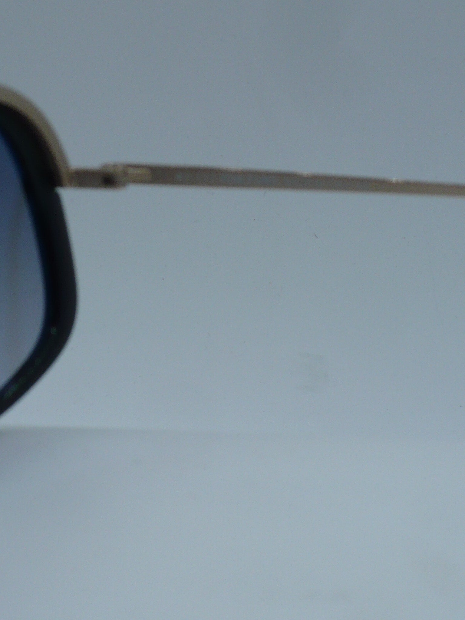 Pilot 2000s Tom Ford Sunglasses in side