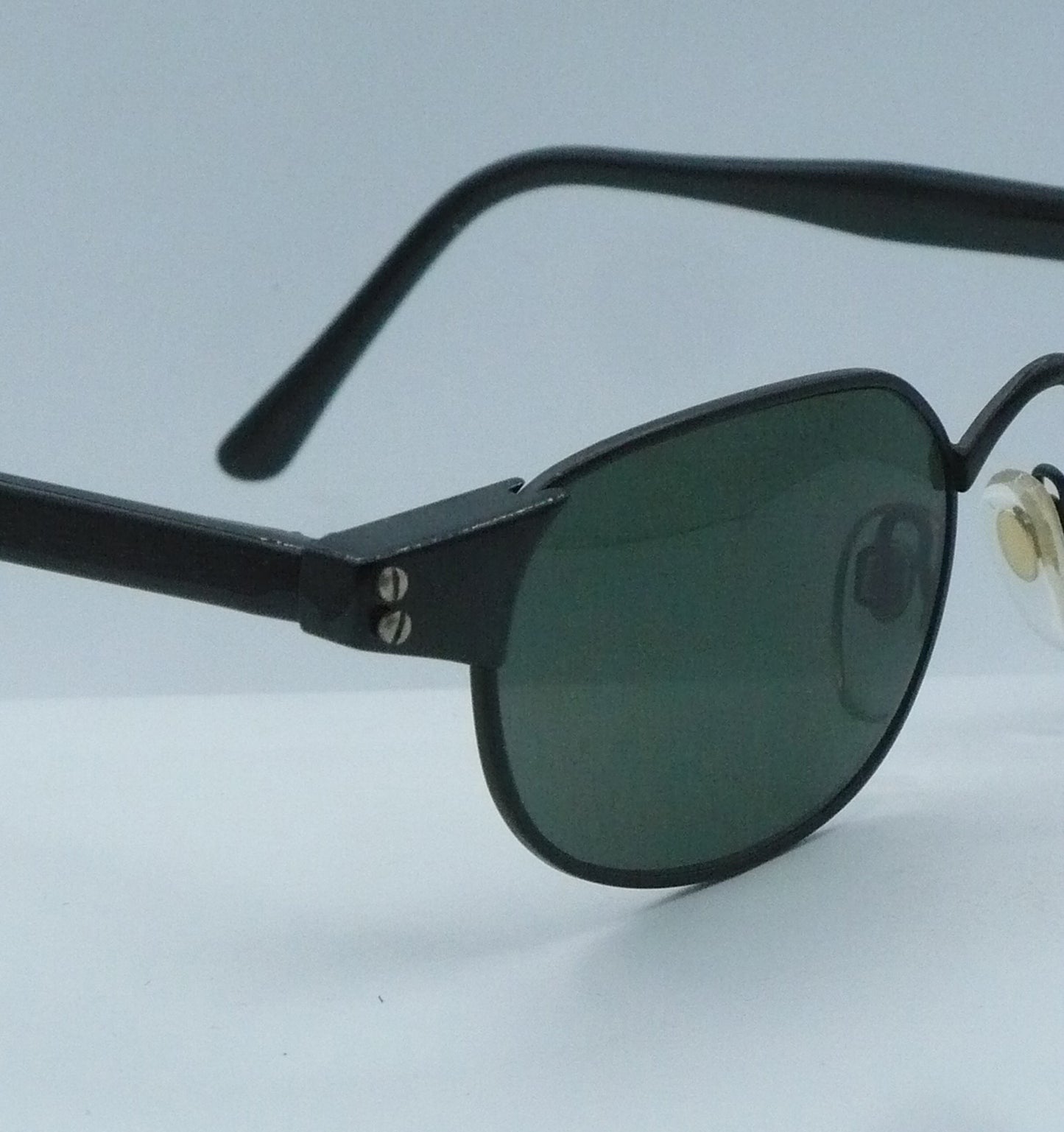 Pointy 1980s Perry Ellis Sunglasses, right side zoom in