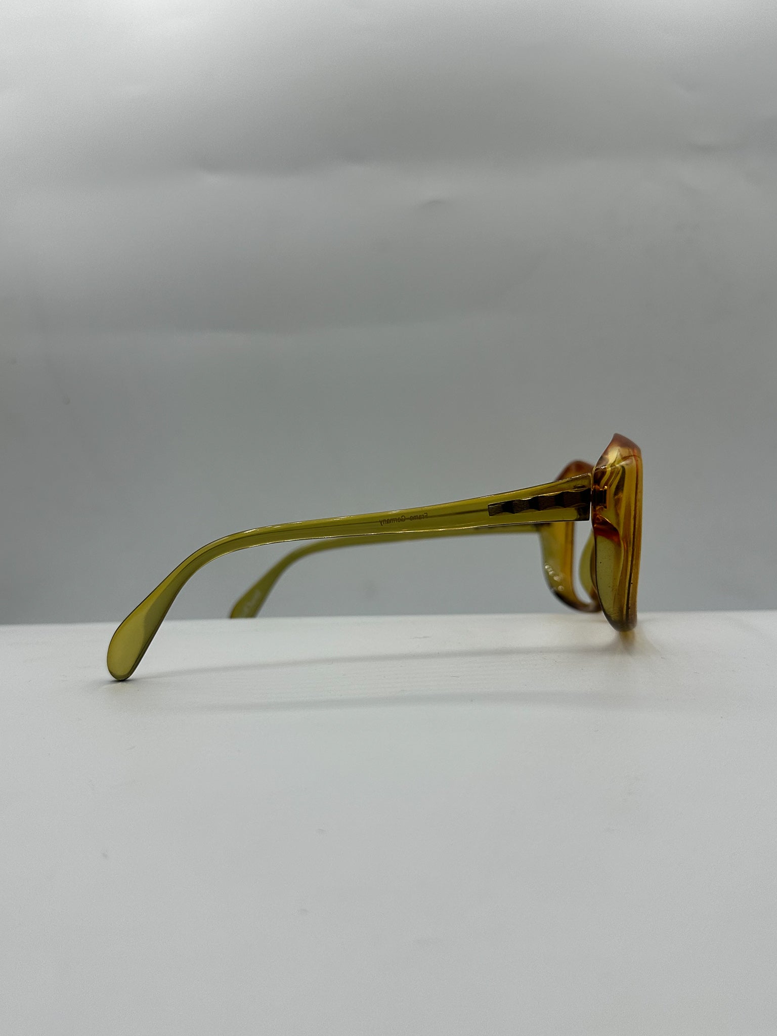 Sharon Tate 1970s Yves Chantal Sunglasses Frame right side