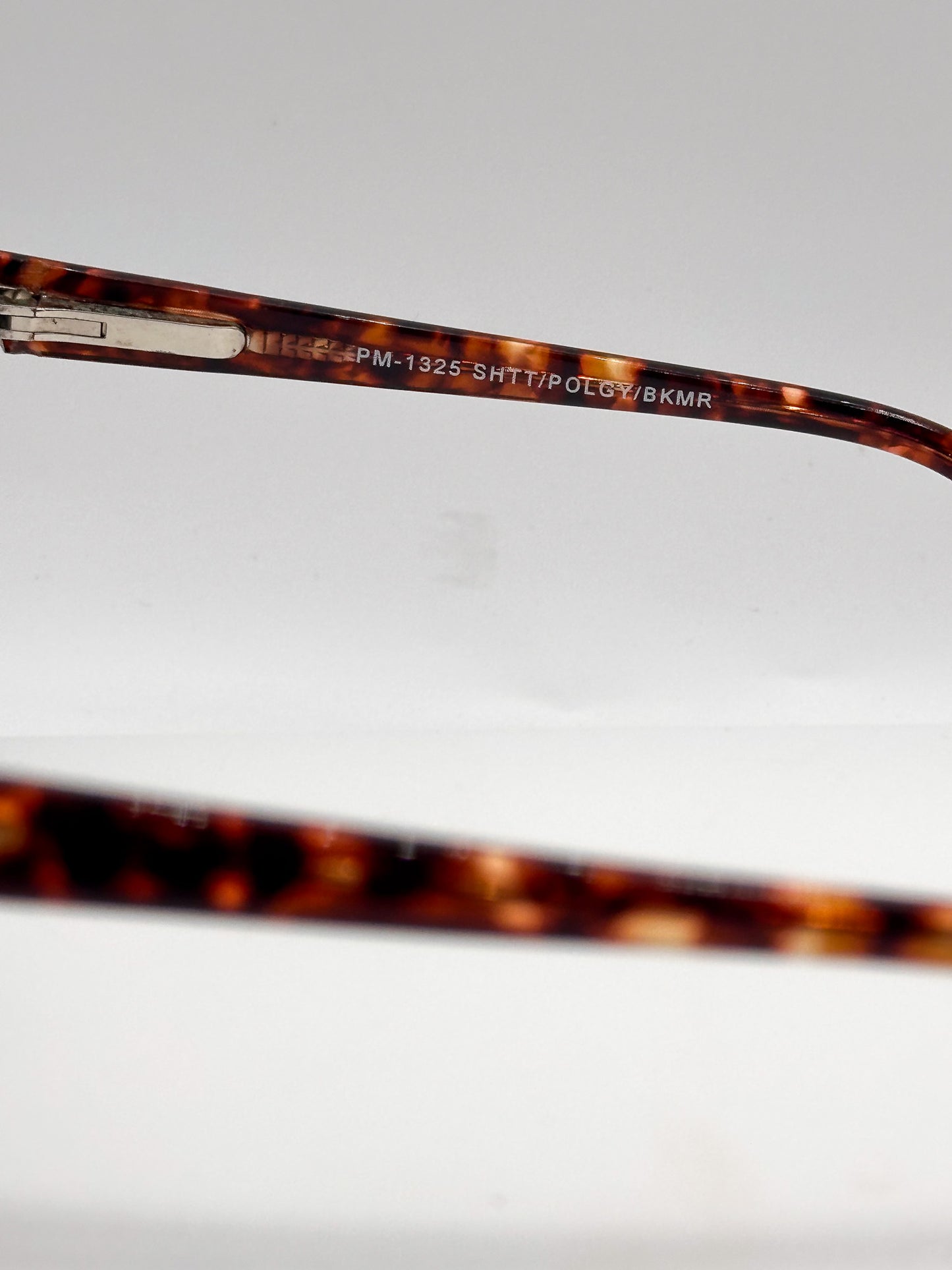 Signature Shel 2000s, model number