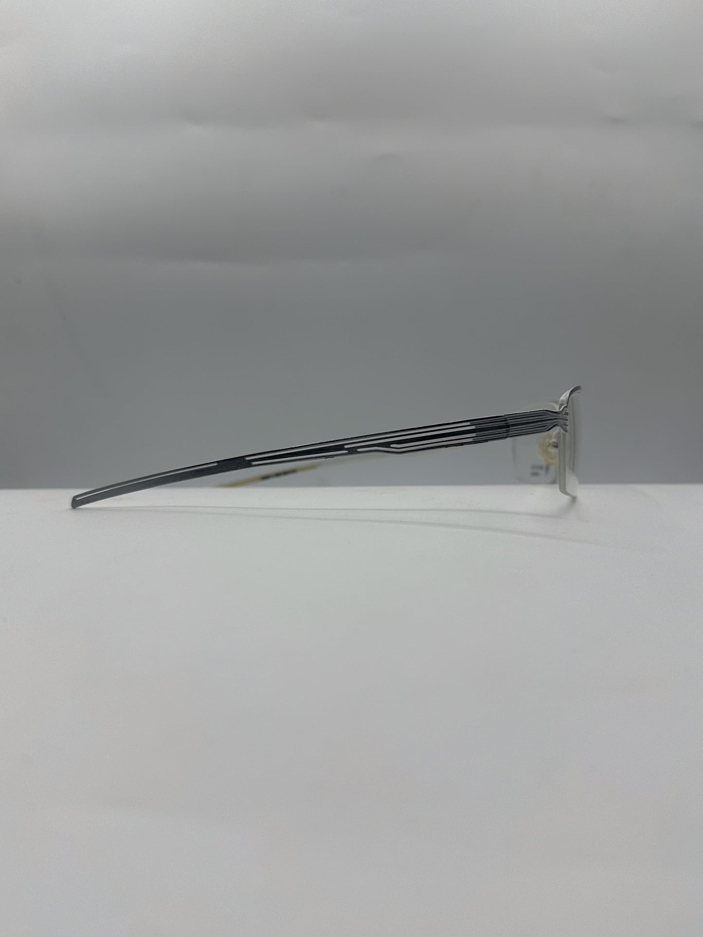 The Hybrid Y2k Parasite Frame right side