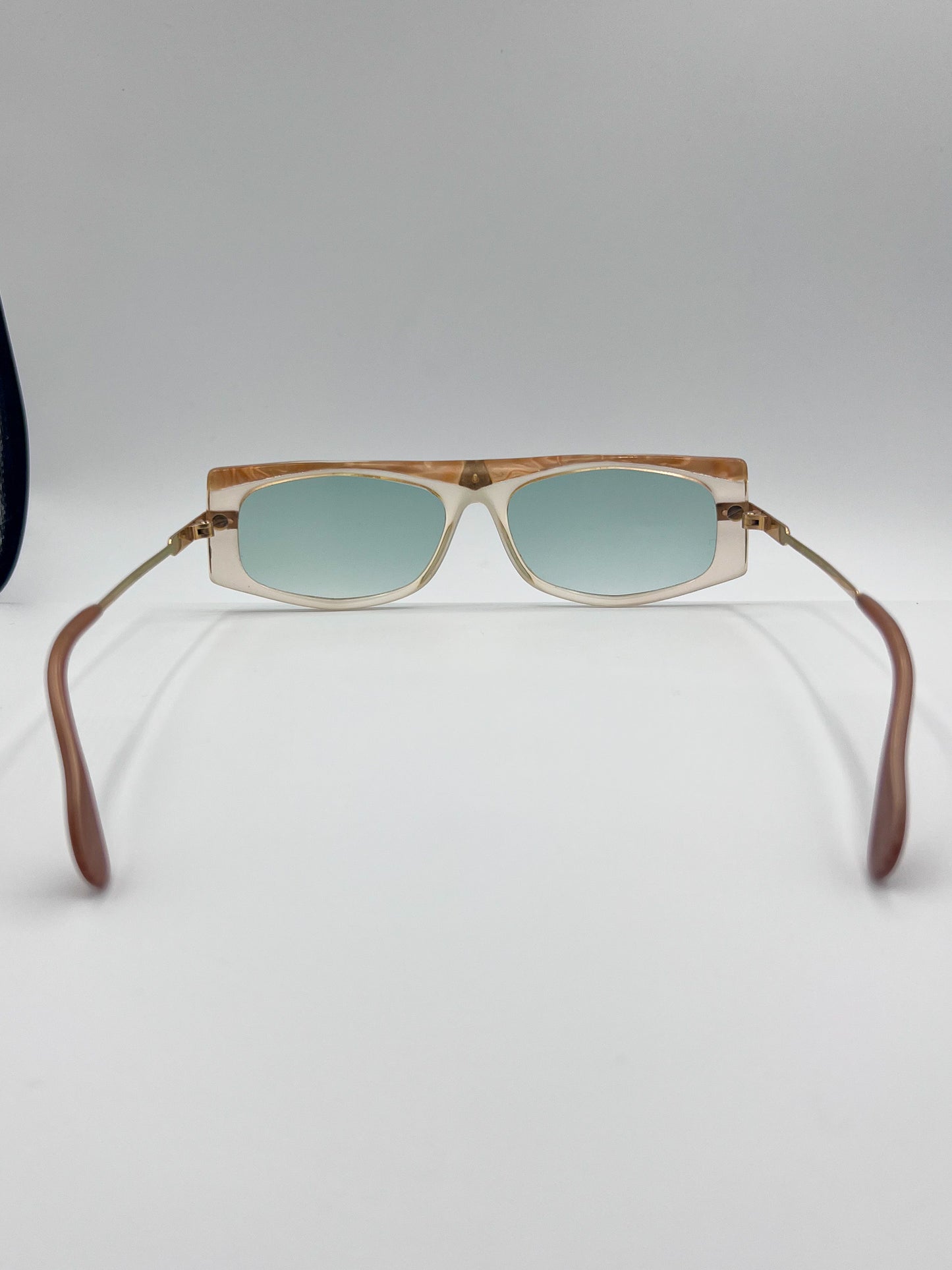 "PEARL-ESQUE" 1980S