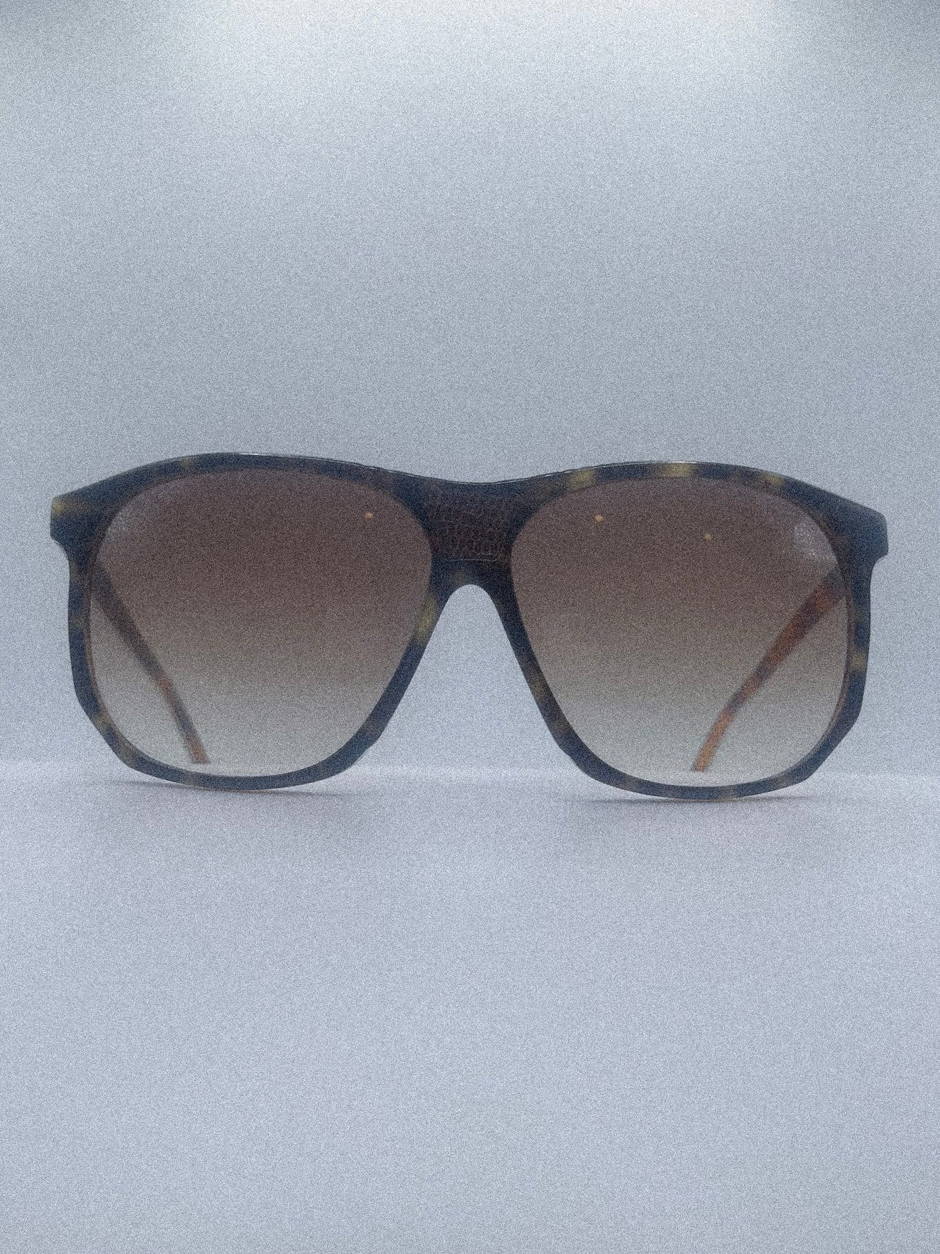 Lunettes de soleil carrées oversize vintage années 80 | Écaille claire
