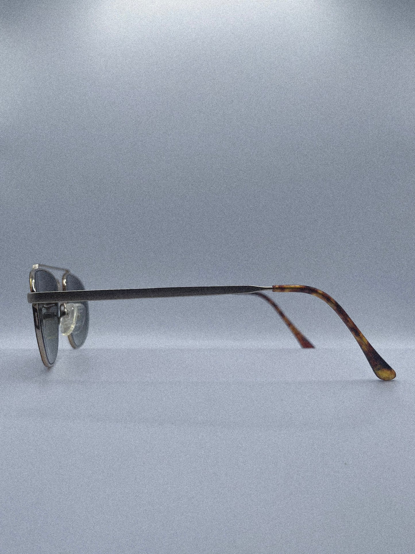 1980s Advantage Eyewear JR9701 Sunglasses | Gold/Tortoise