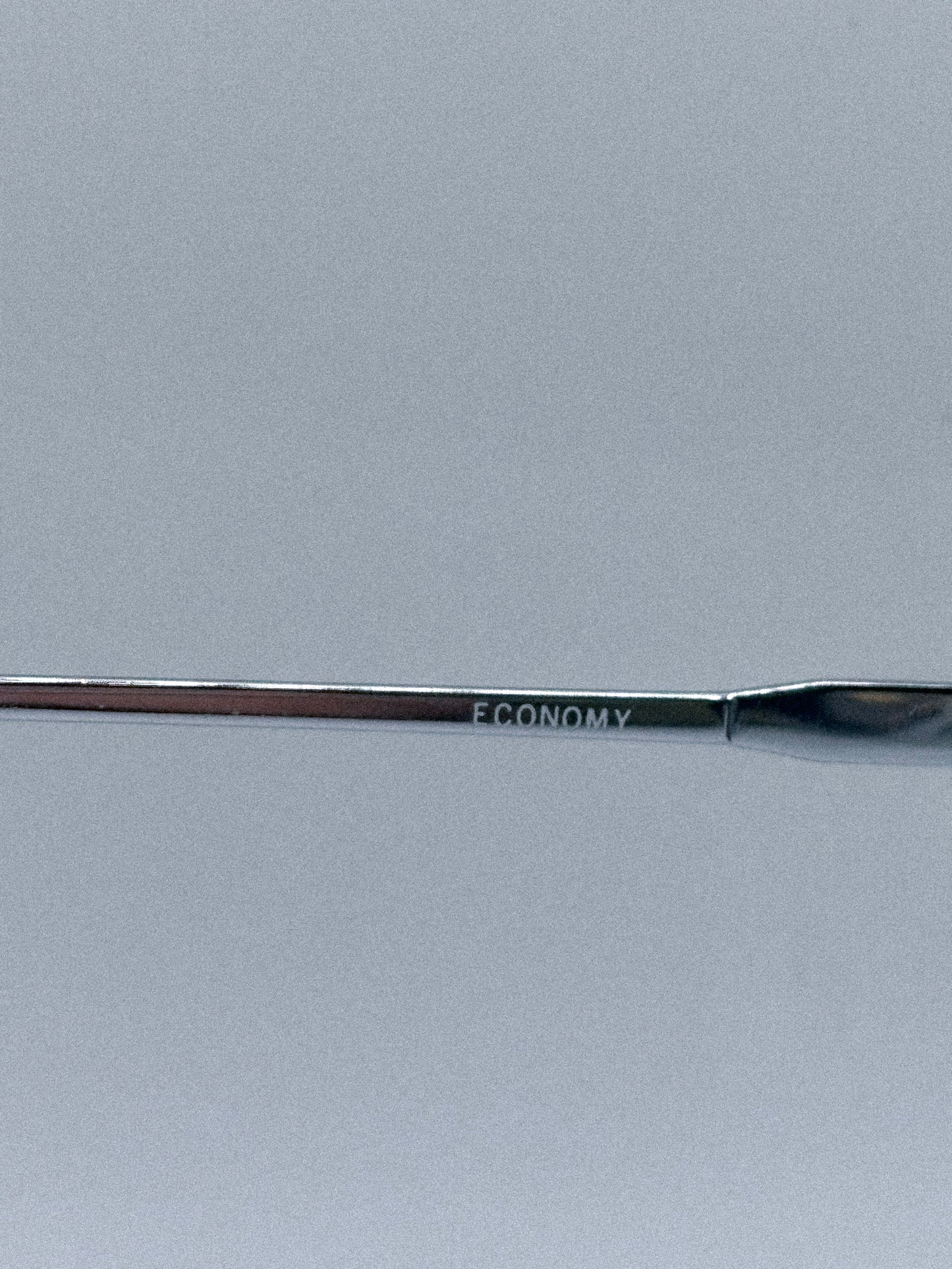 “Noir Transit” 1980s Economy Sunglasses