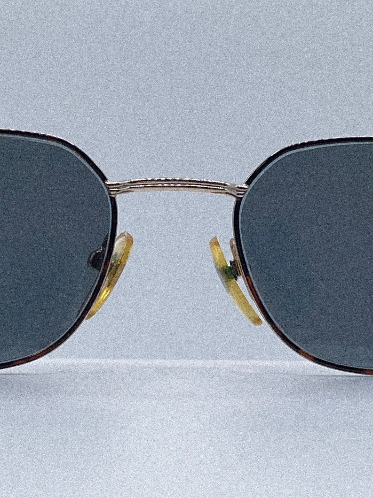 1990s Guess GU380 Sunglasses | Gold/Tortoise