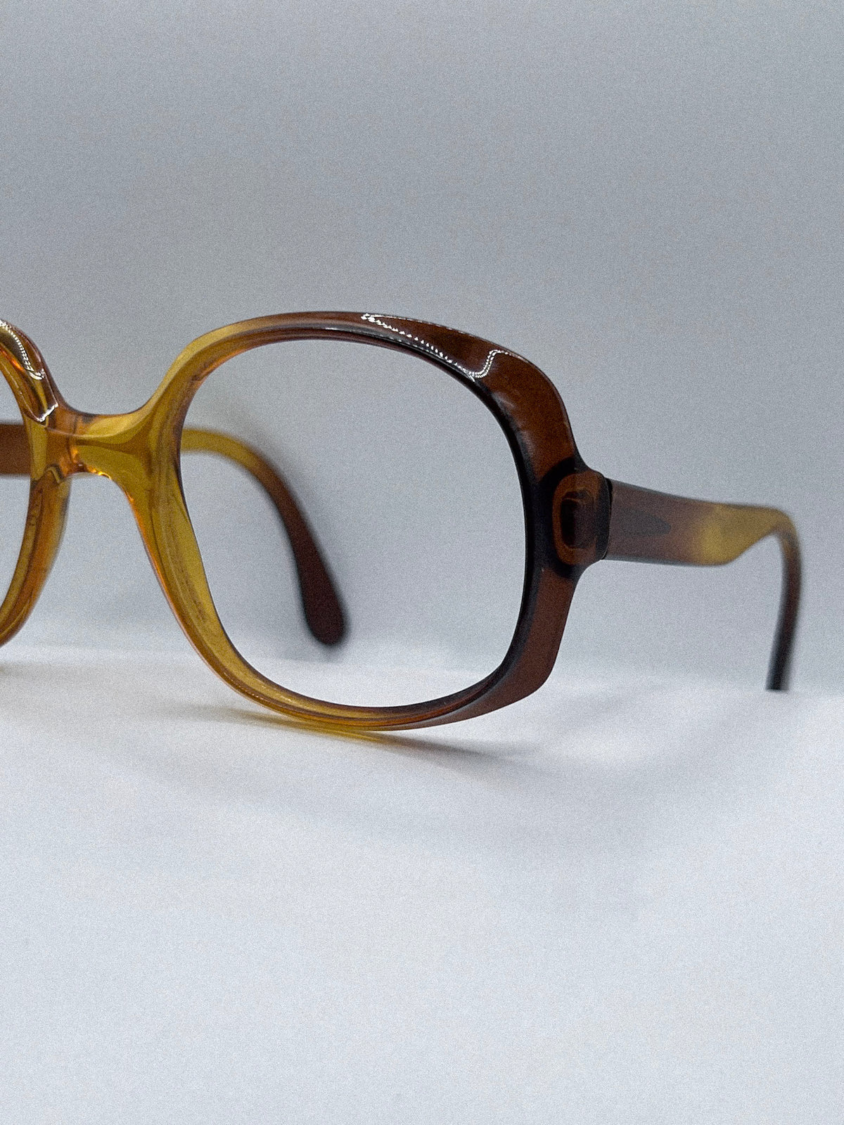 1980s Vienna Frames | Archive 0518
