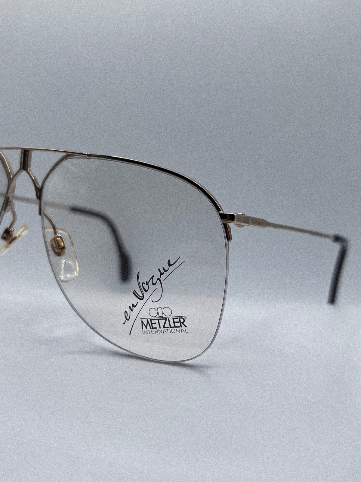 1990s Metzler Frames | Archive 0439