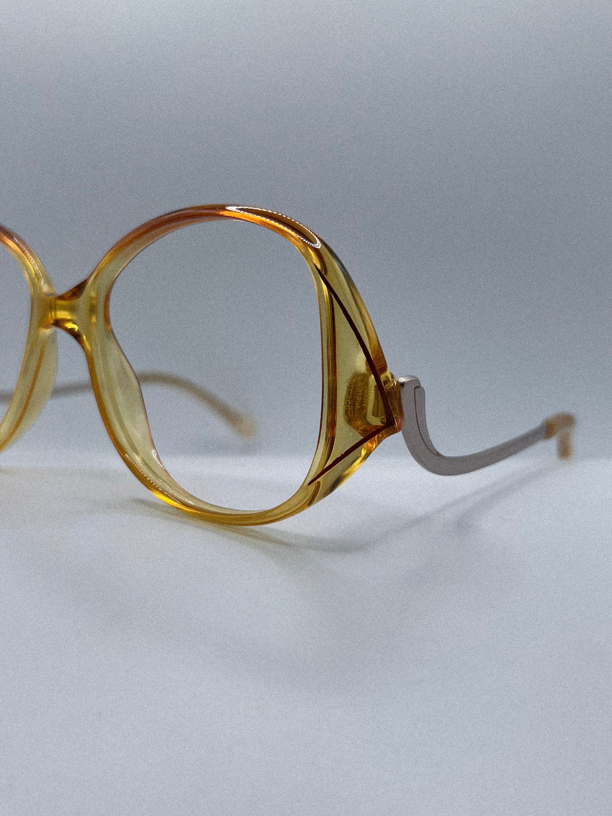 1980s Evano Frames | Archive 0466