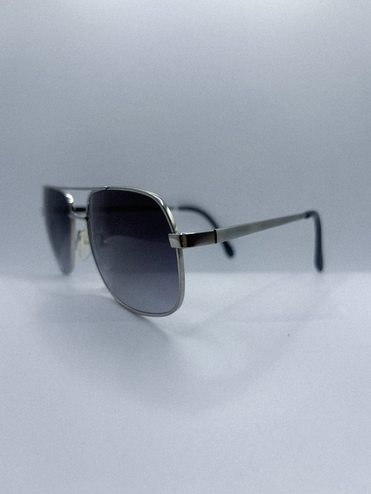 “Steel Fade” 1980s Charmant Aviator Sunglasses