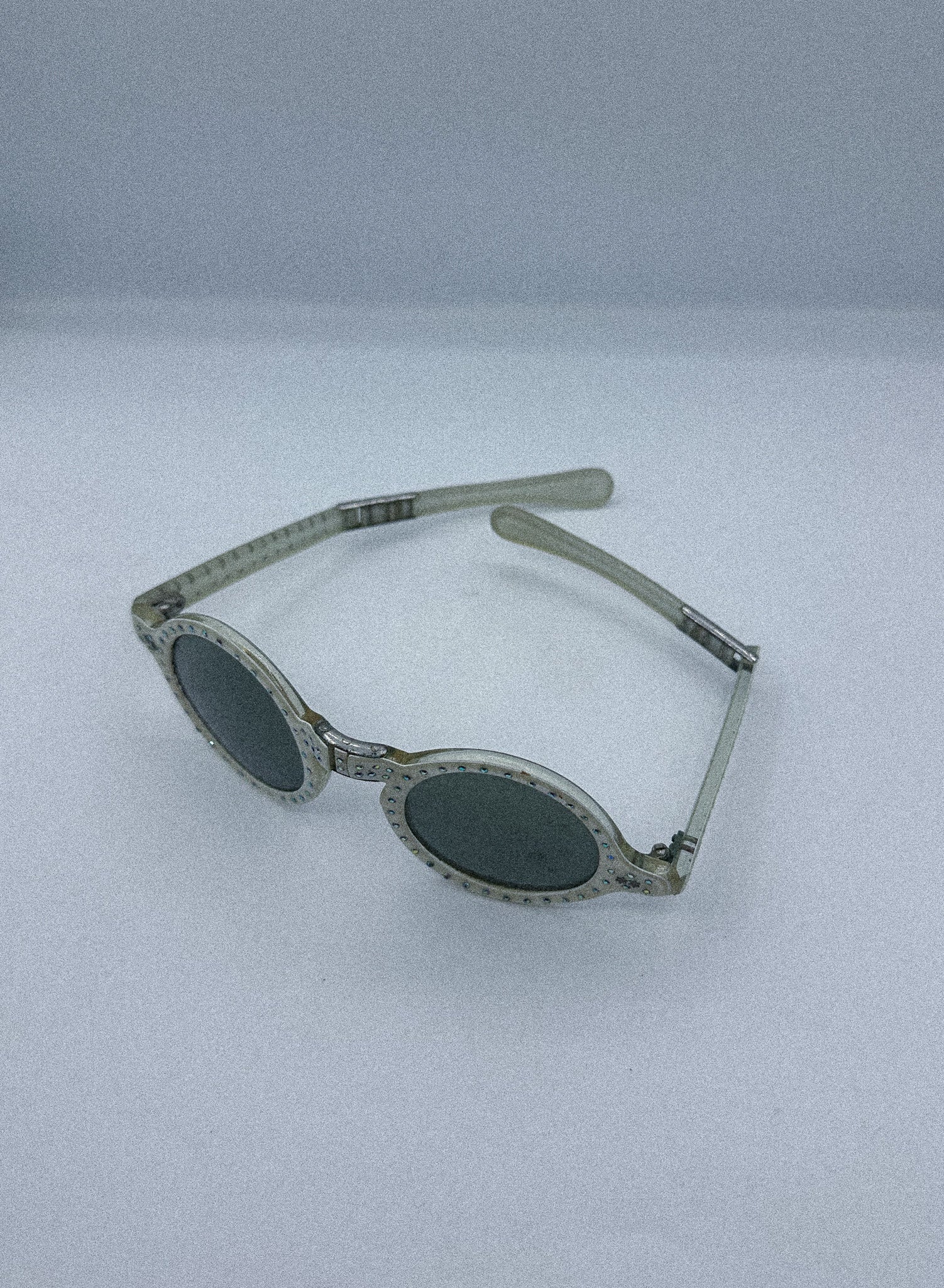 All That Shines  1960s Folding Sunglasses in closing 2