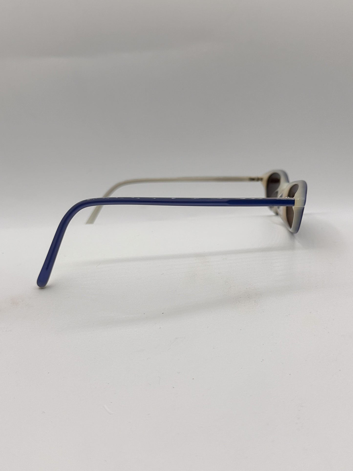 Clueless 1990s M-109 Vintage Sunglasses, right  side
