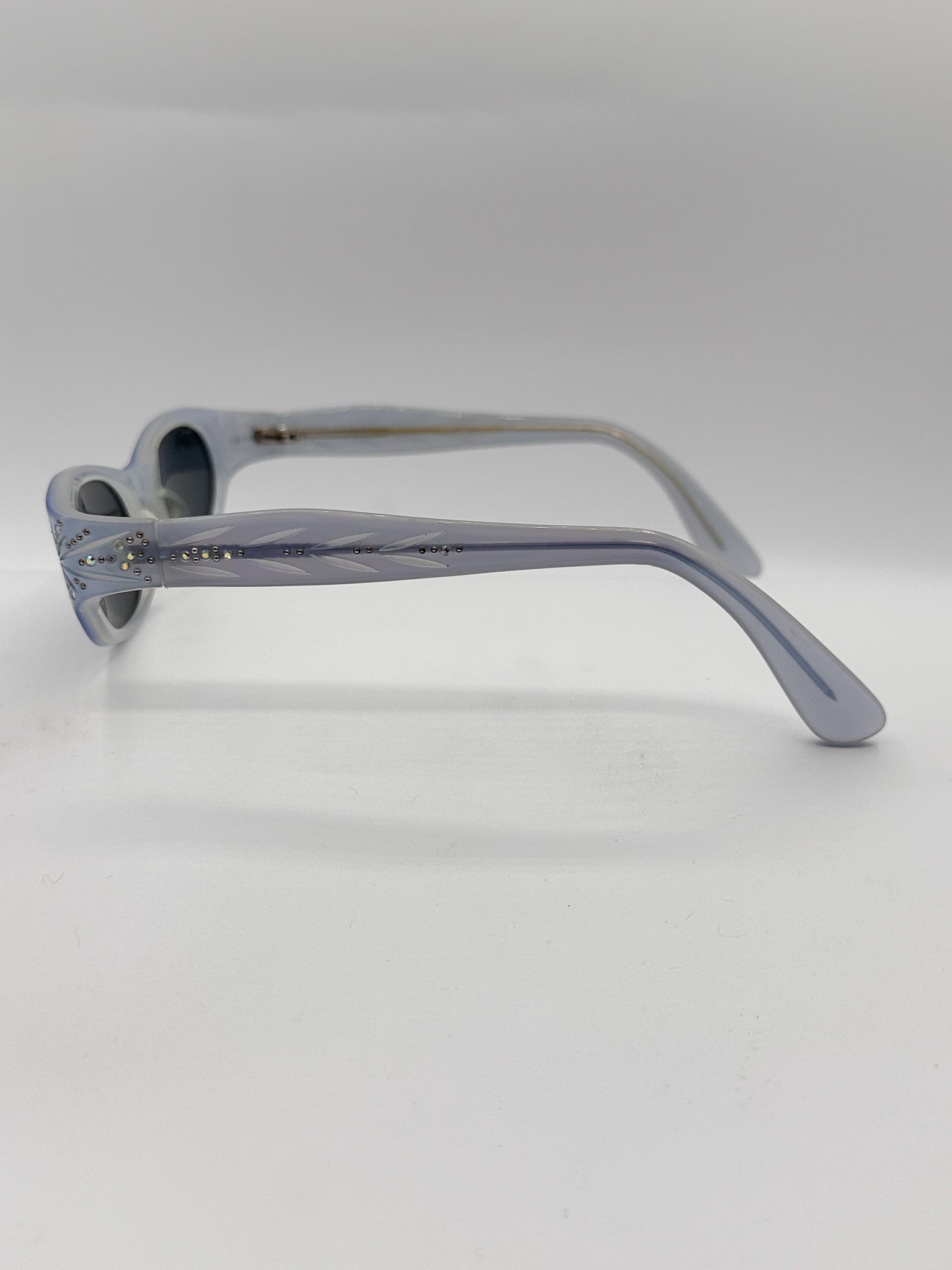 Crystalize 1960s Mozetta vintage sunglasses, left  side