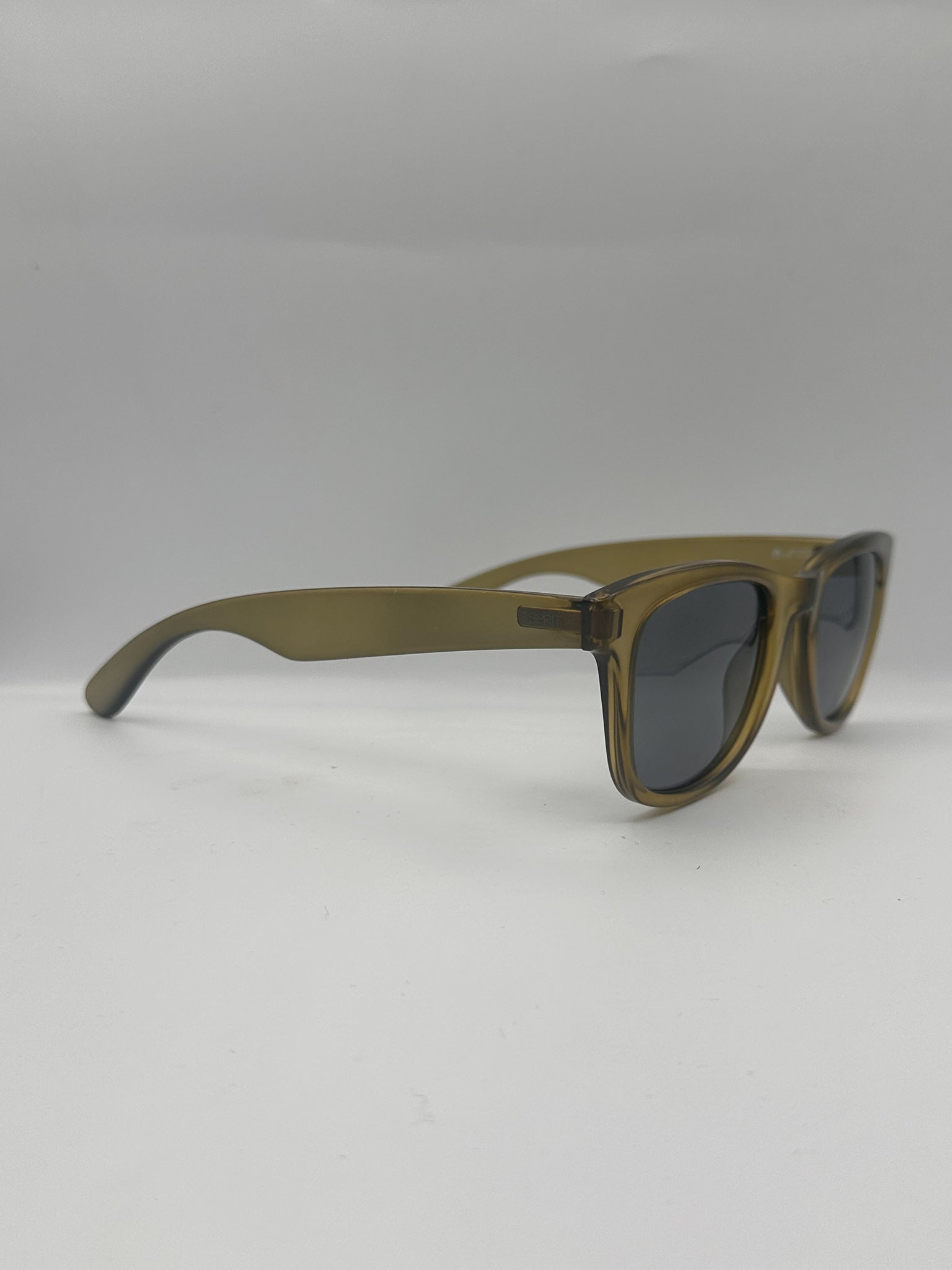 Evergreen Edge 1990s Esprit vintage Sunglasses, right side