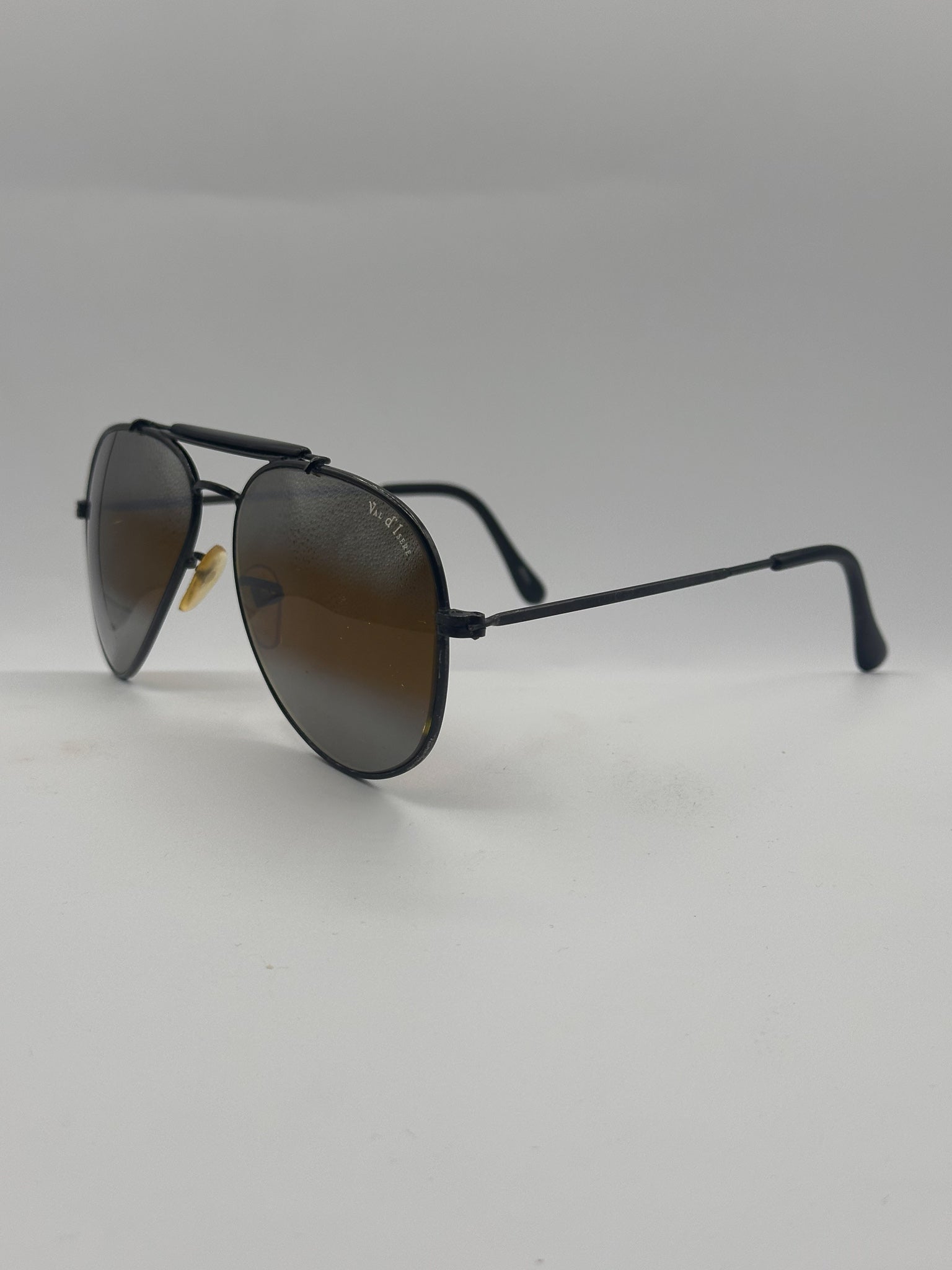 Exclusive Ski 1970s Val d’Iseire vintage sunglasses, left side