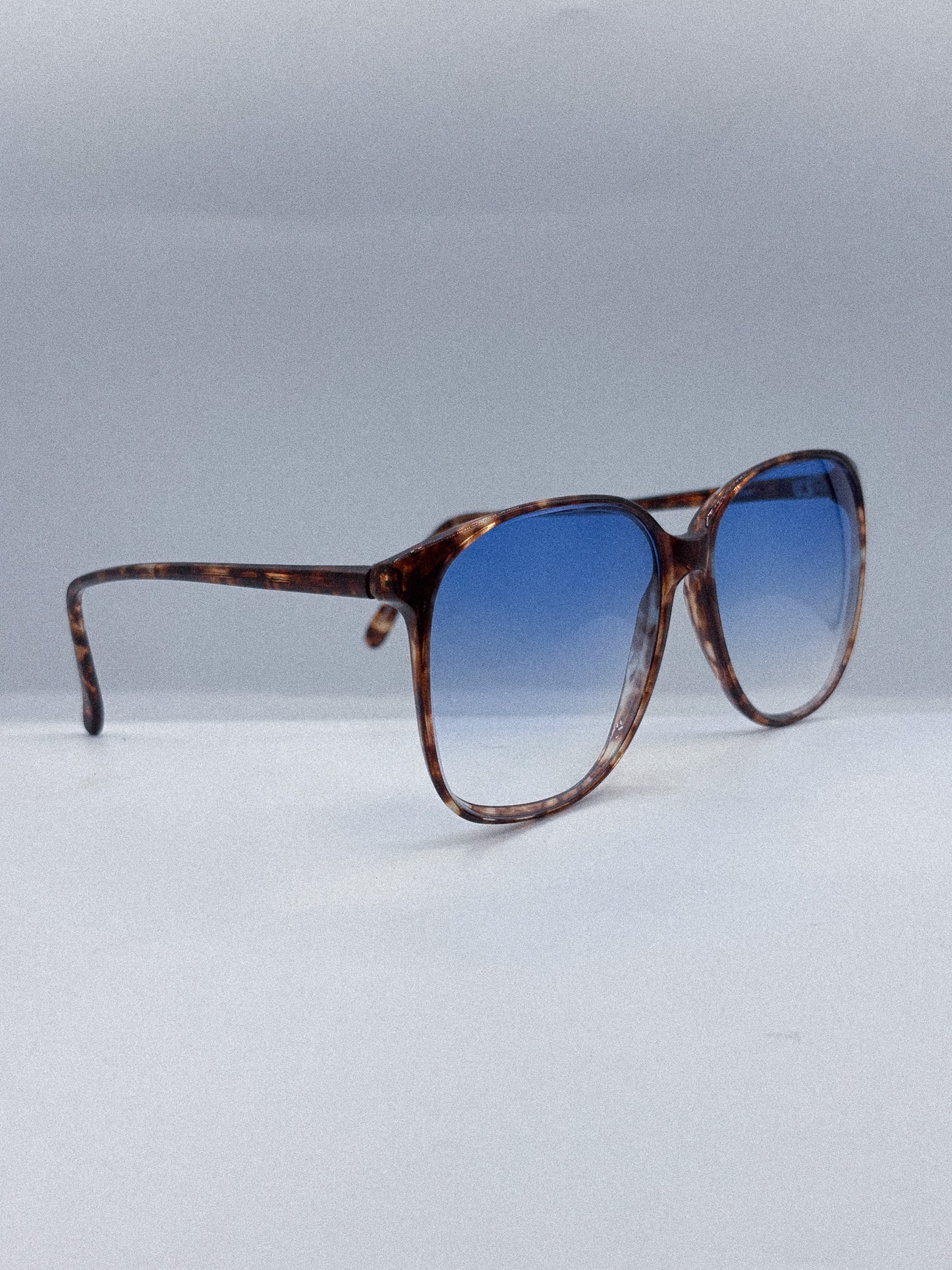 "Retro Refinement" 1980s Bijoux Sunglasses