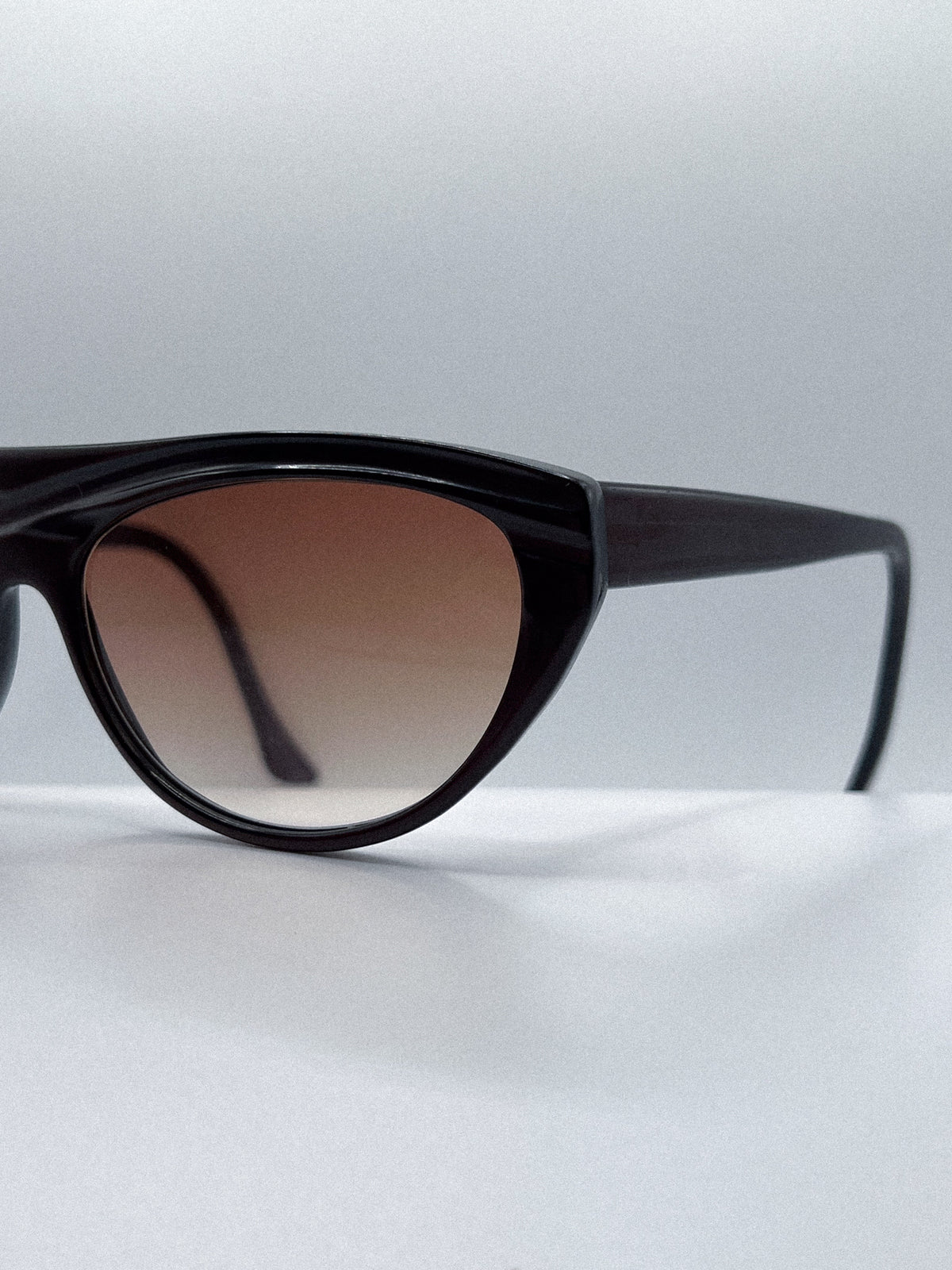 1980s Anne Marie Perris Frames | Archive 0137