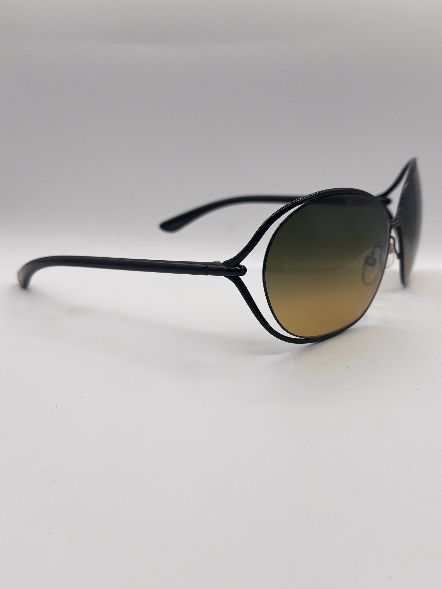 IMG_6313Carla y2k Tom Ford vintage sunglasses, right side