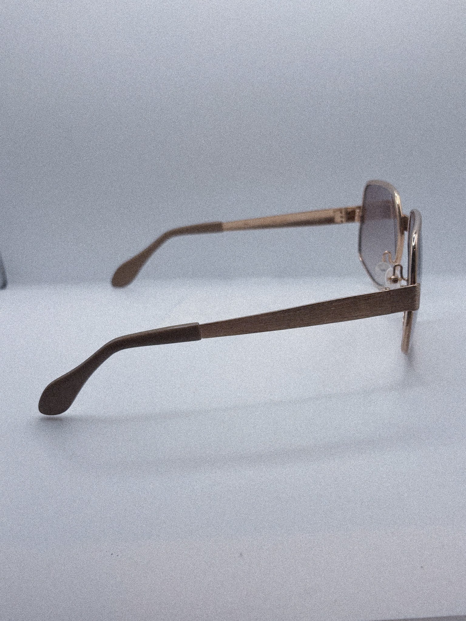 Chestnut Lens