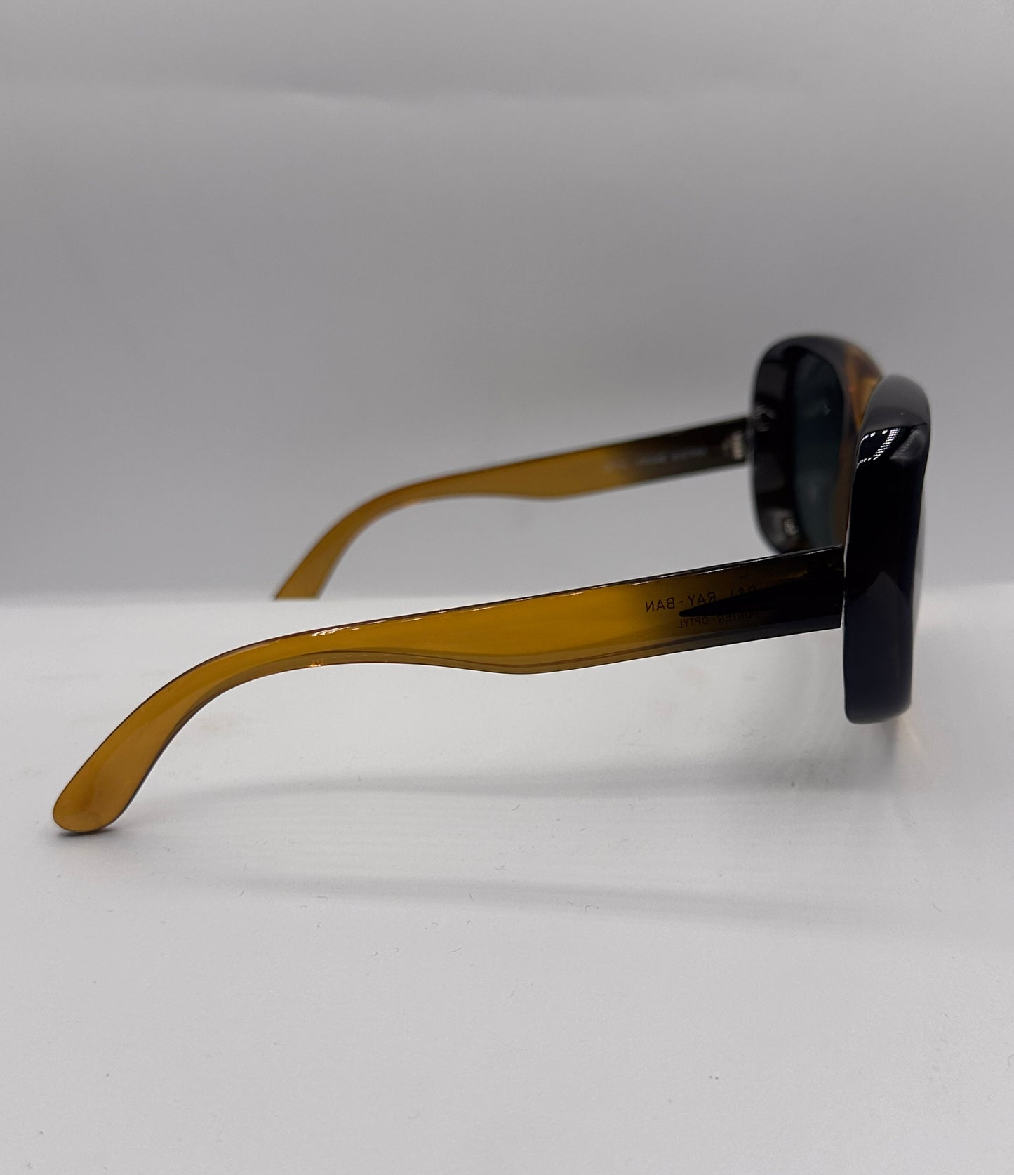 O.G. Ray-Ban 1980s vintage Sunglasses, right side