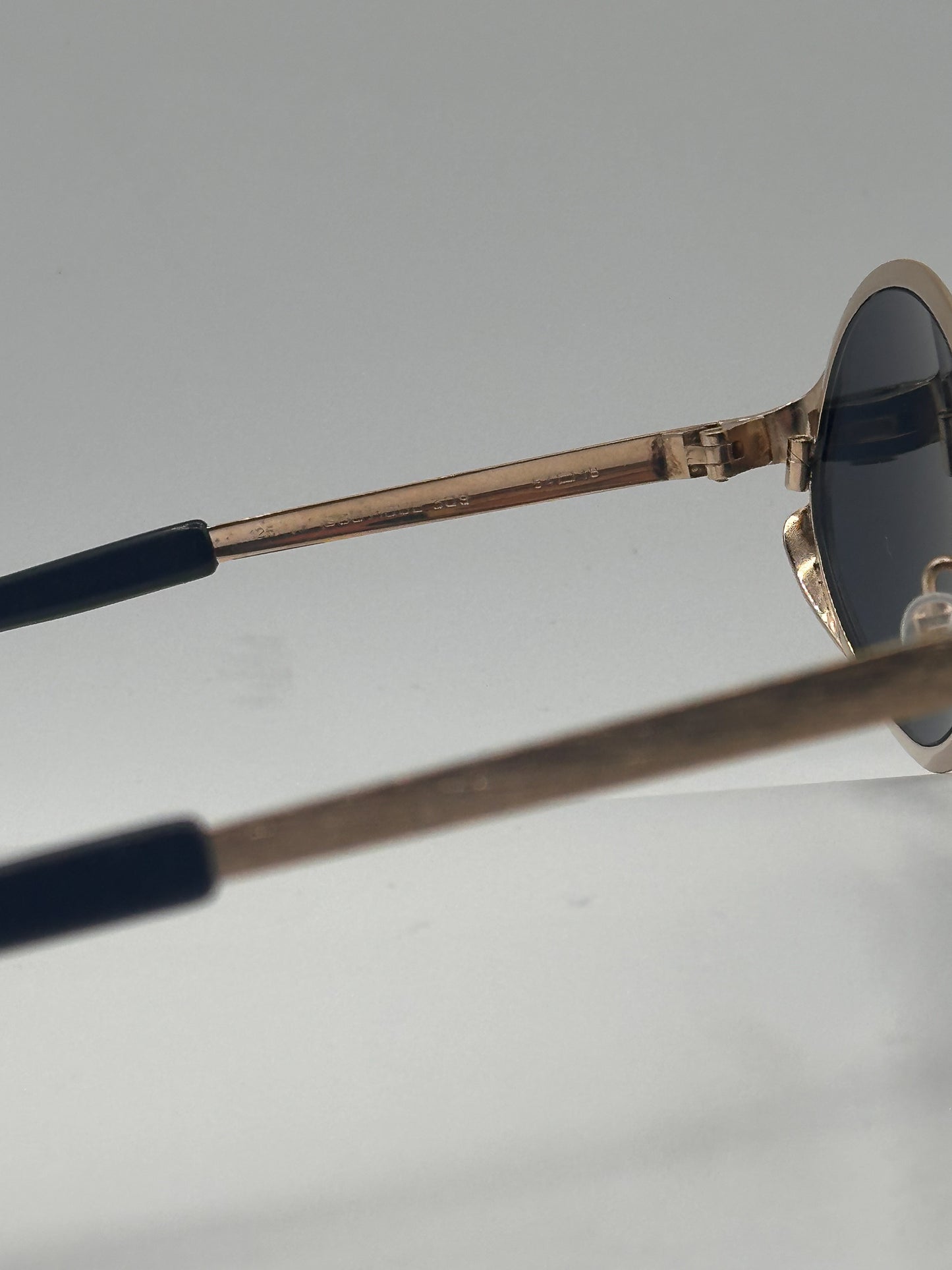 Roboto Neostyle 1970s Neostyle vintage Sunglasses, right inner side