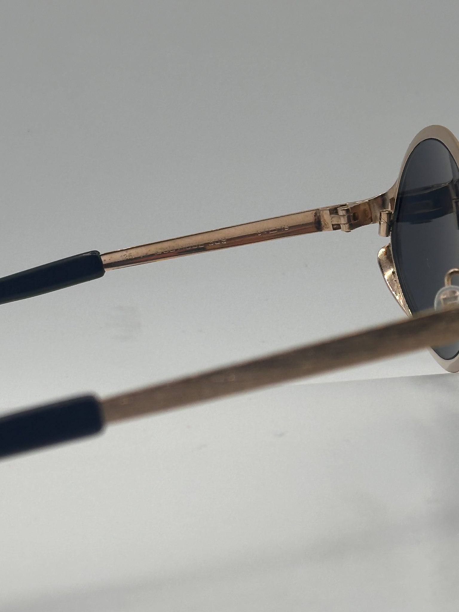 Roboto Neostyle 1970s Neostyle vintage Sunglasses, right inner side