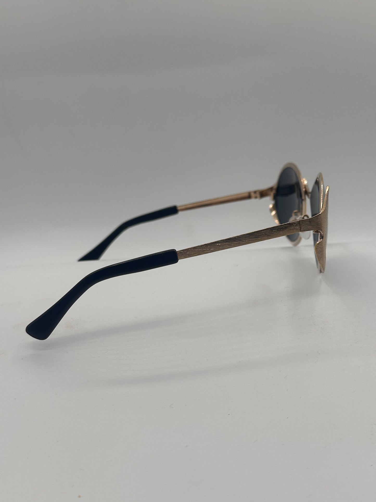 Roboto Neostyle 1970s Neostyle vintage Sunglasses, right side