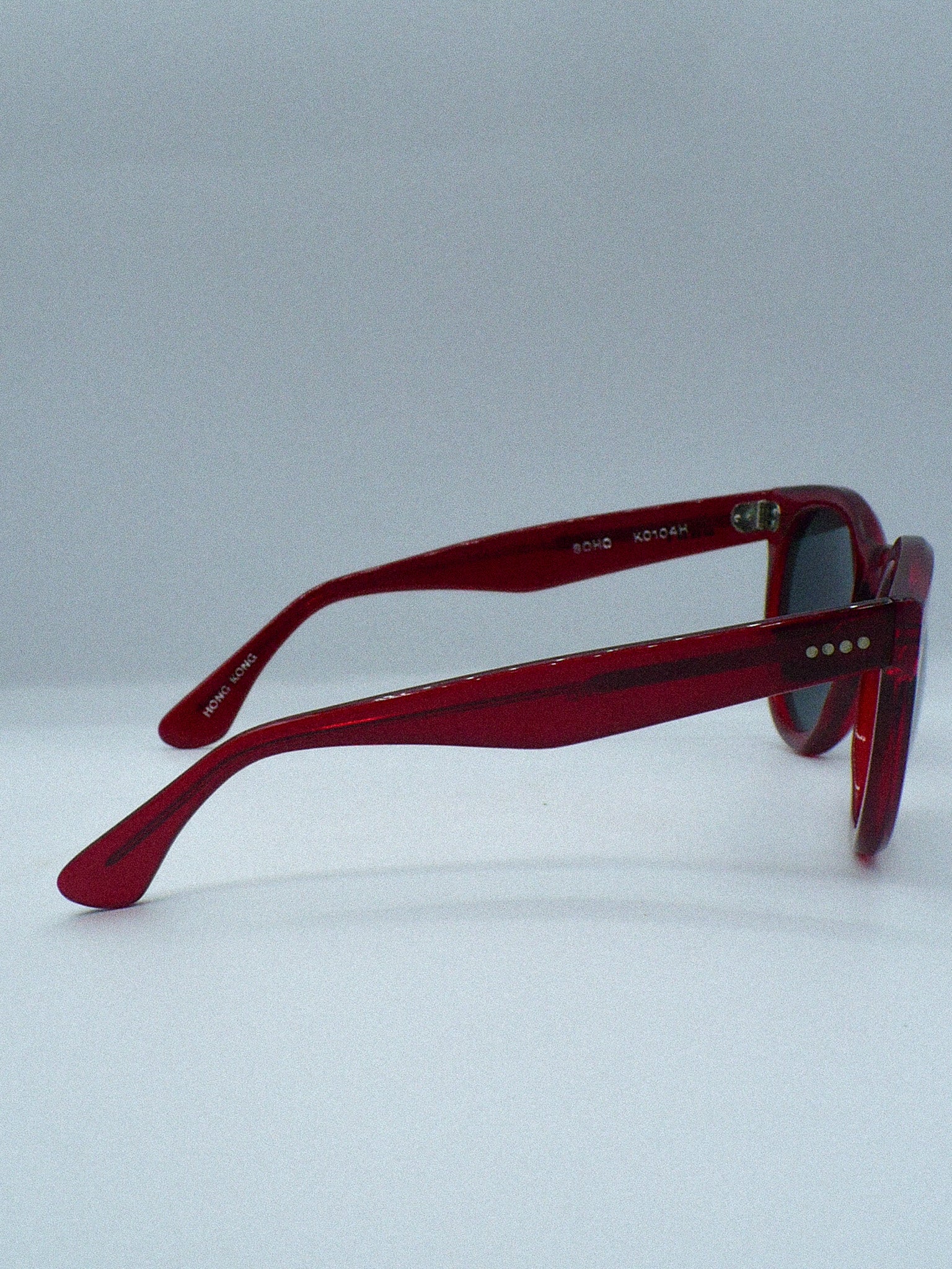 SOHO 1990s DKNY x  Bausch & Lomb Sunglasses right side