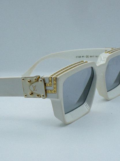 Showstopper 2000s Louis Vuitton Luxury Sunglasses brand logo 2