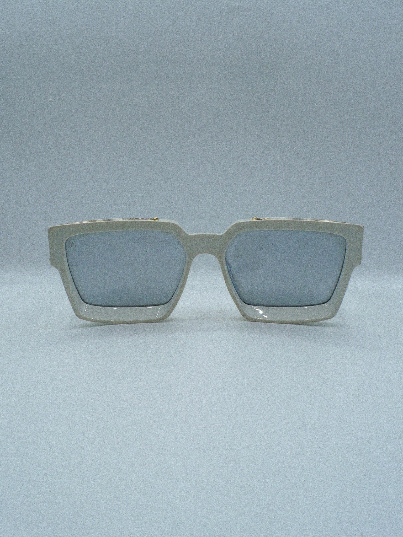 Showstopper 2000s Louis Vuitton Luxury Sunglasses front side