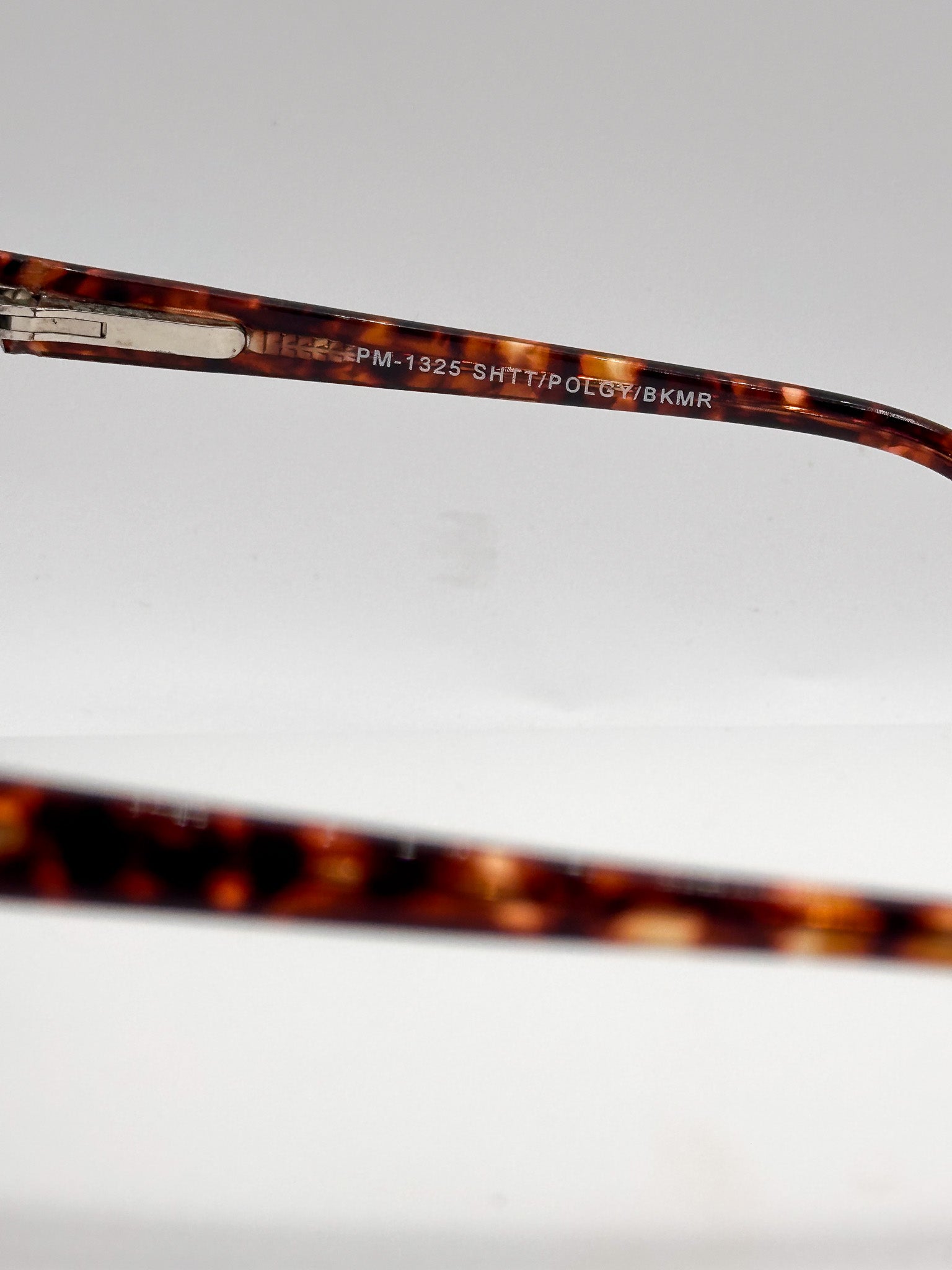 Signature Shel 2000s, model number