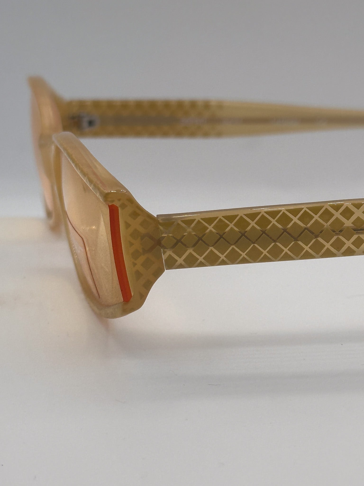 Submarine y2k ESPRIT vintage glasses, left side