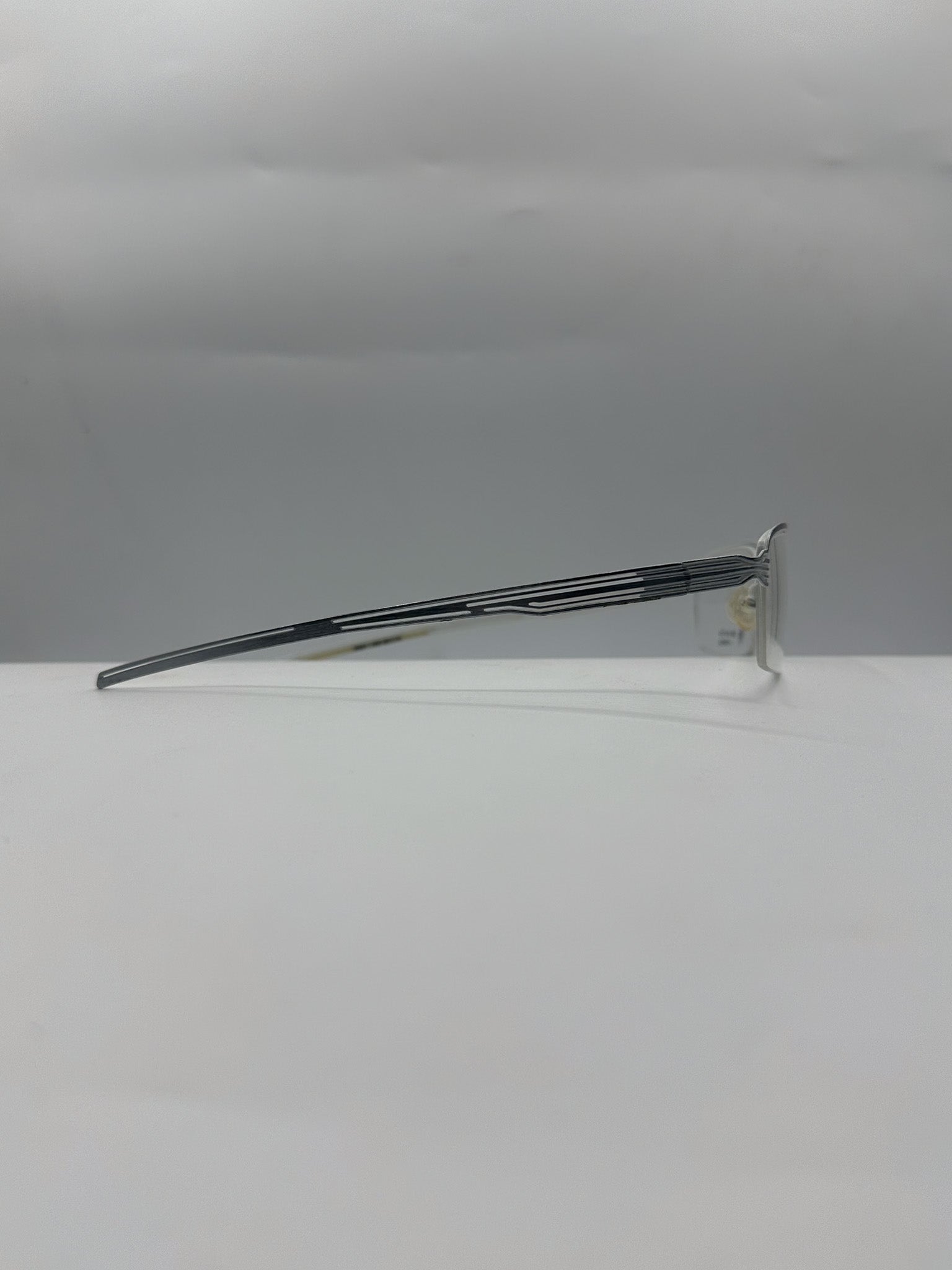 The Hybrid Y2k Parasite Frame right side