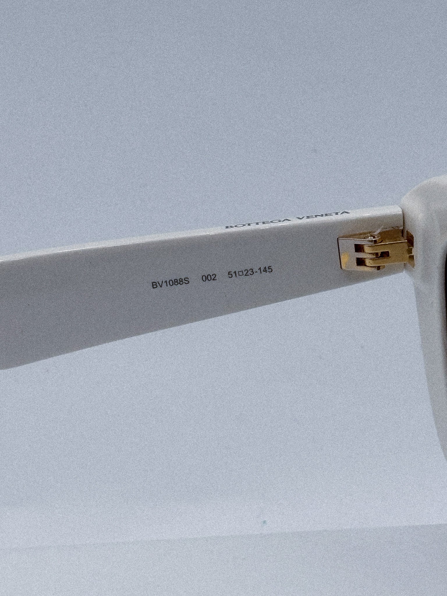 The Sculptor Bottega Veneta Sunglasses serial number