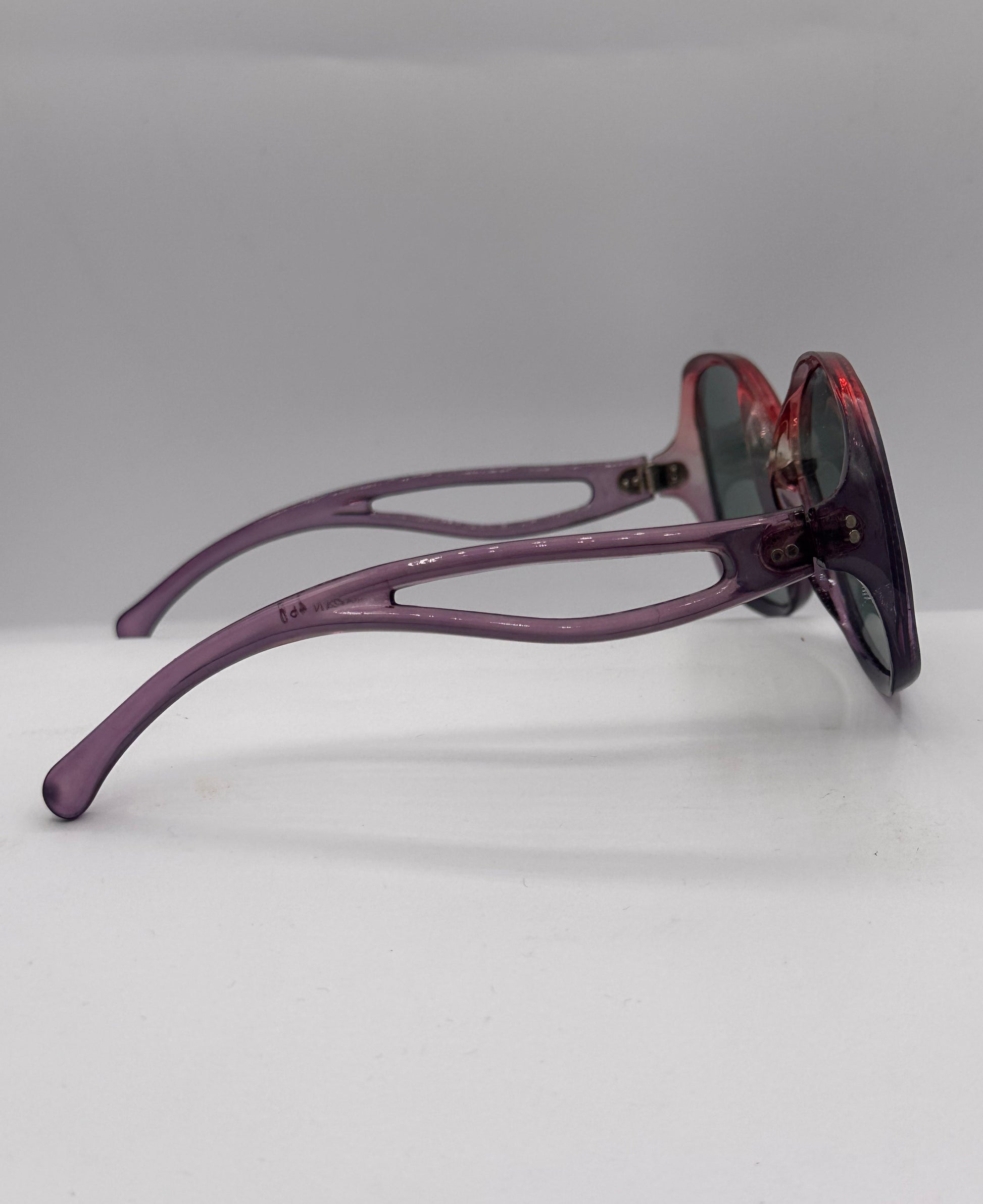 Tie Dye 1980s vintage Sunglasses, right side
