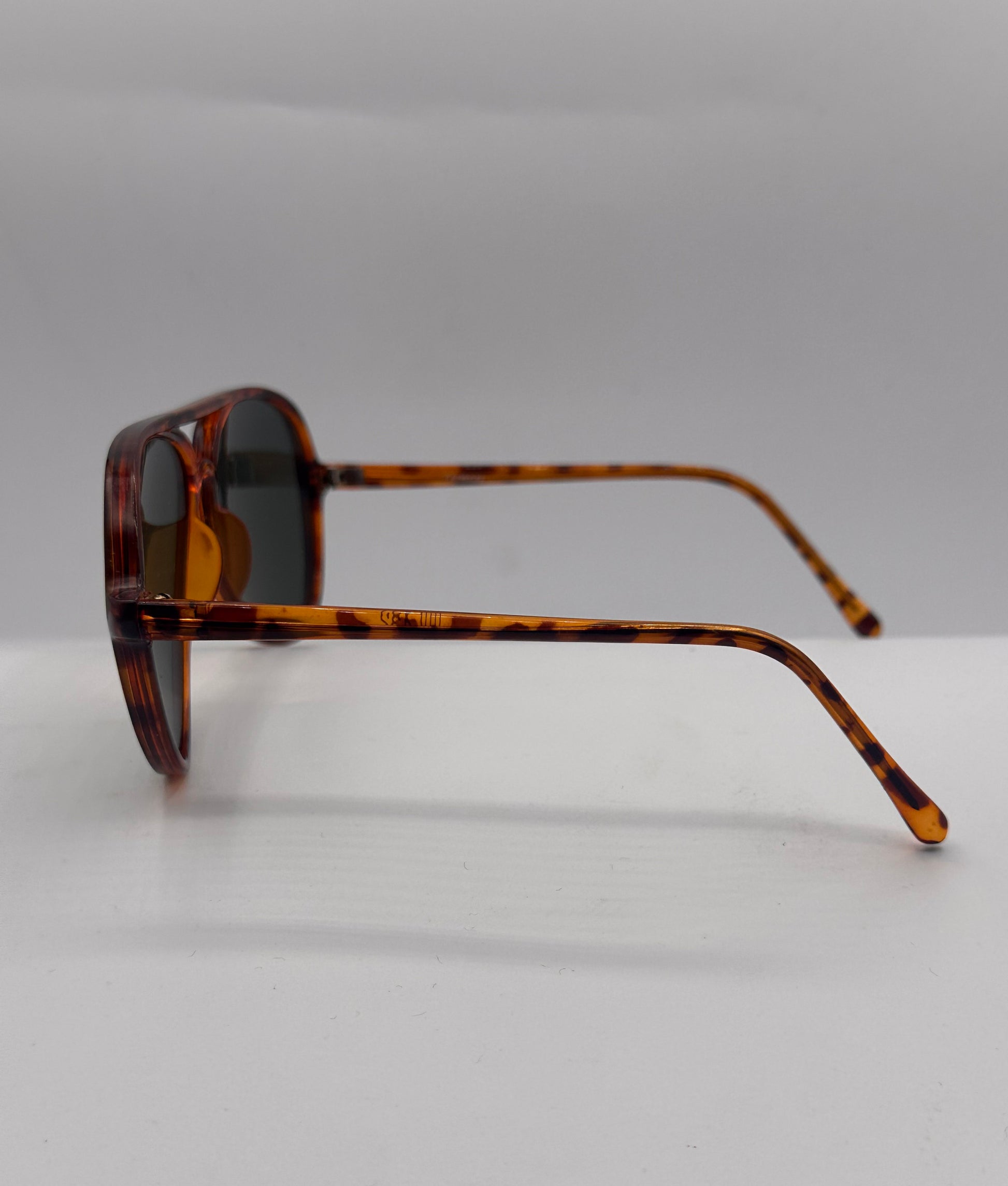 Tortoise Pilot 1970s vintage Sunglasses, left side